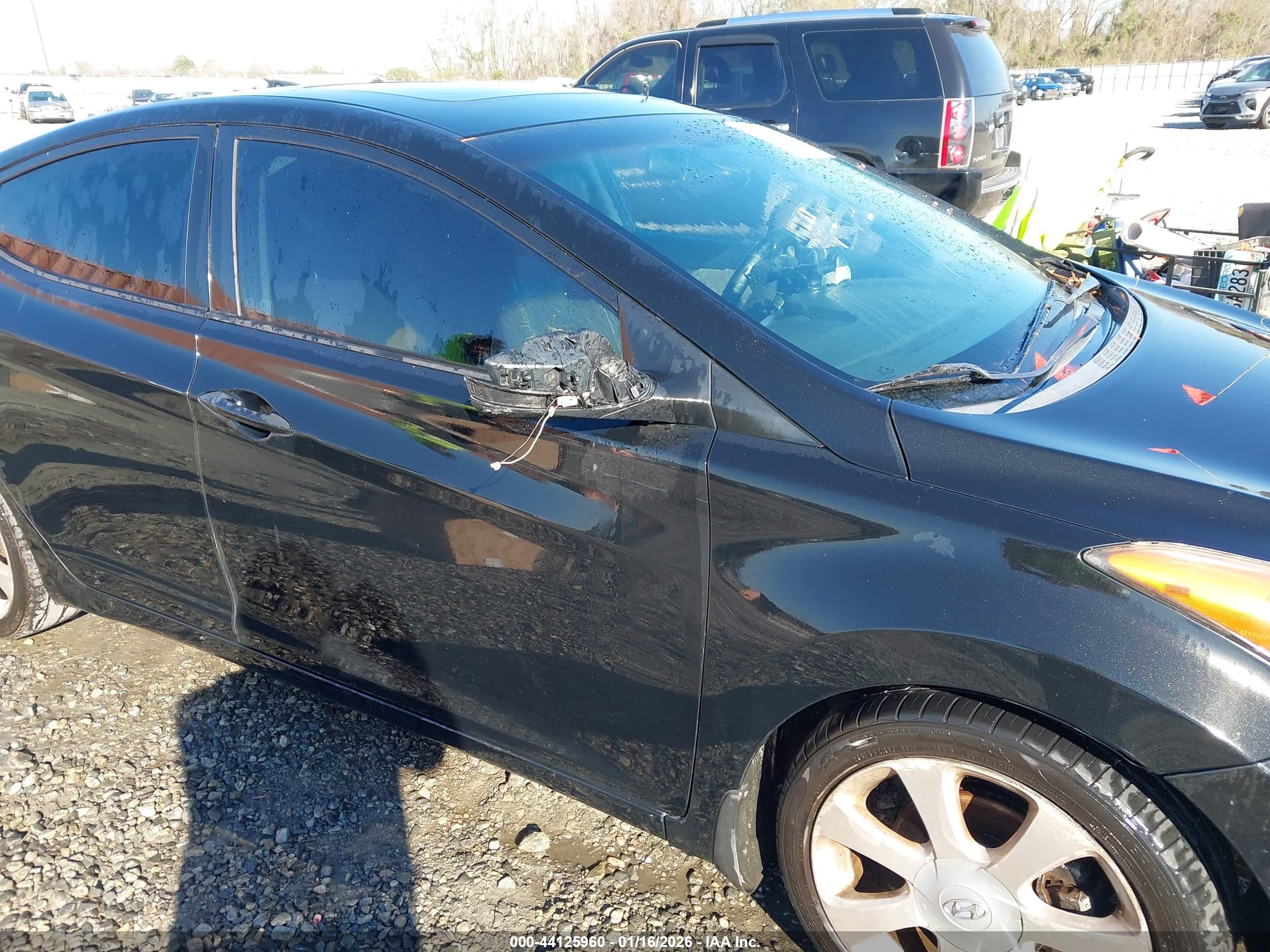 HYUNDAI ELANTRA image 6