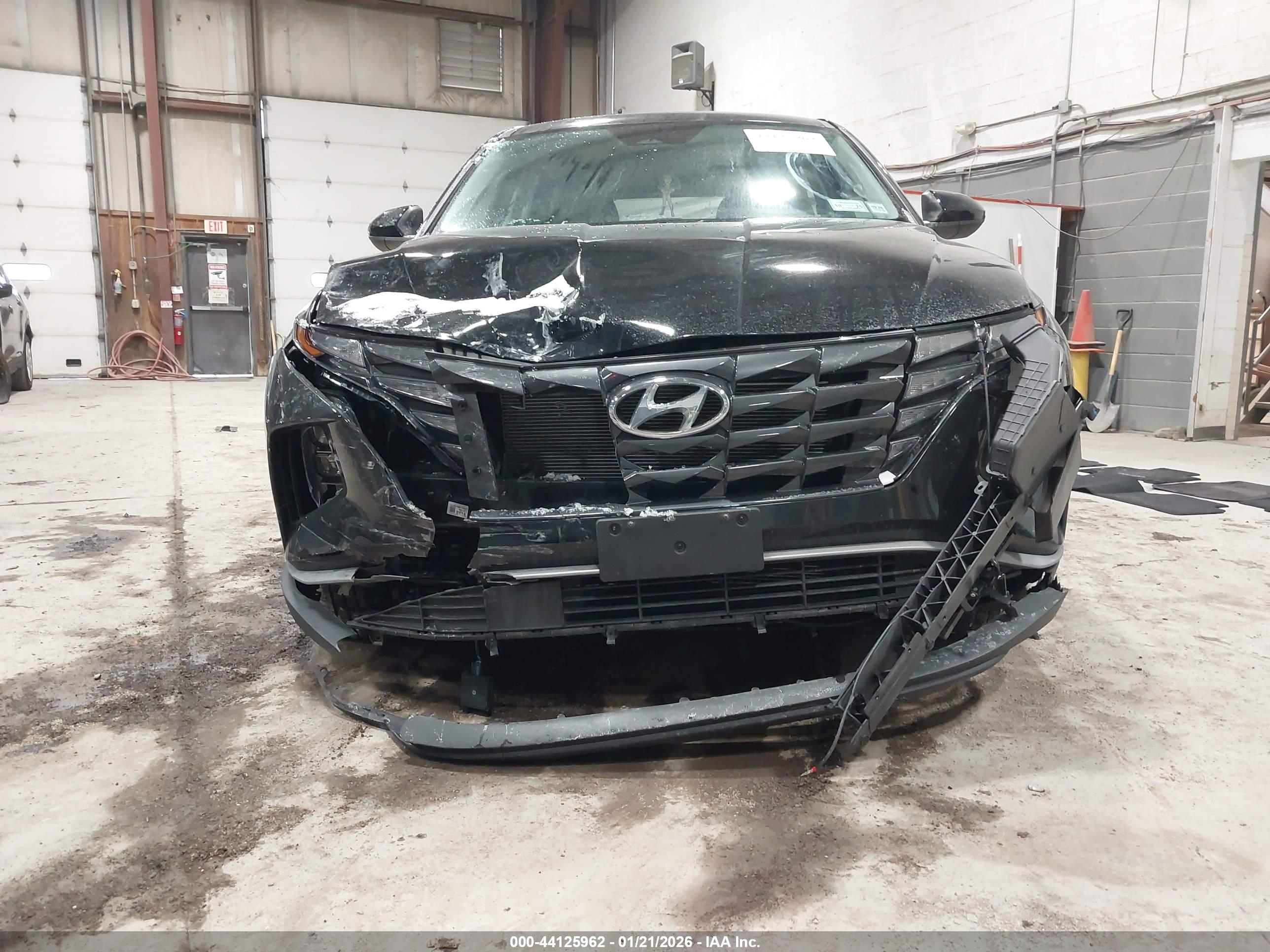 HYUNDAI TUCSON image 6