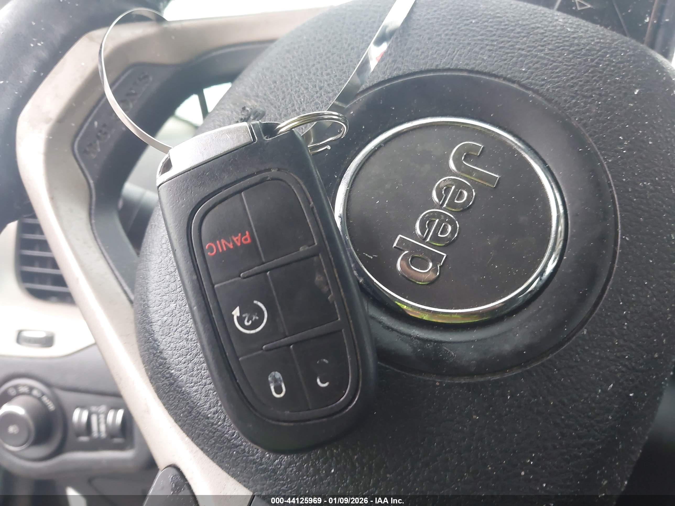 JEEP CHEROKEE image 11