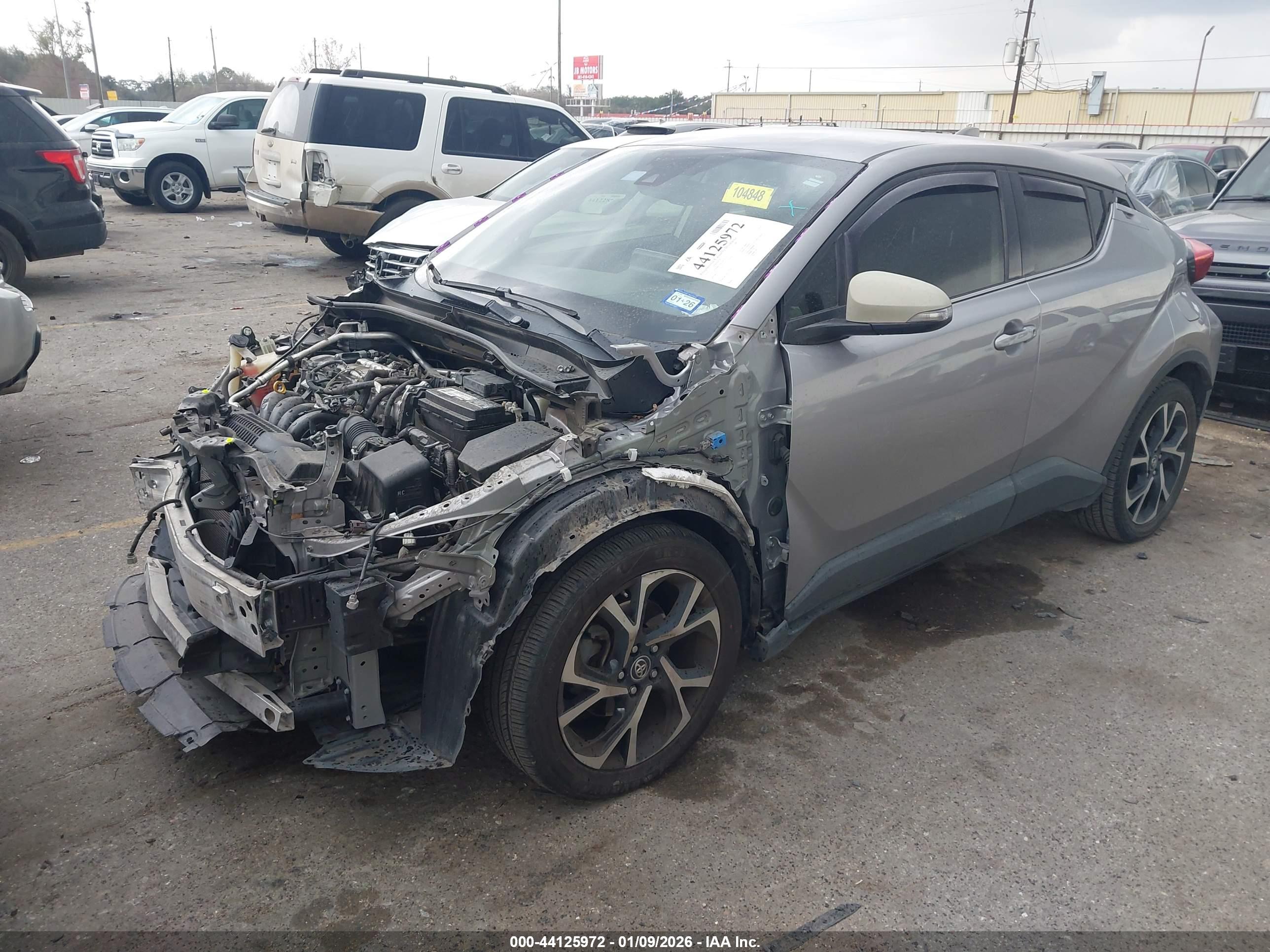 TOYOTA C-HR image 2