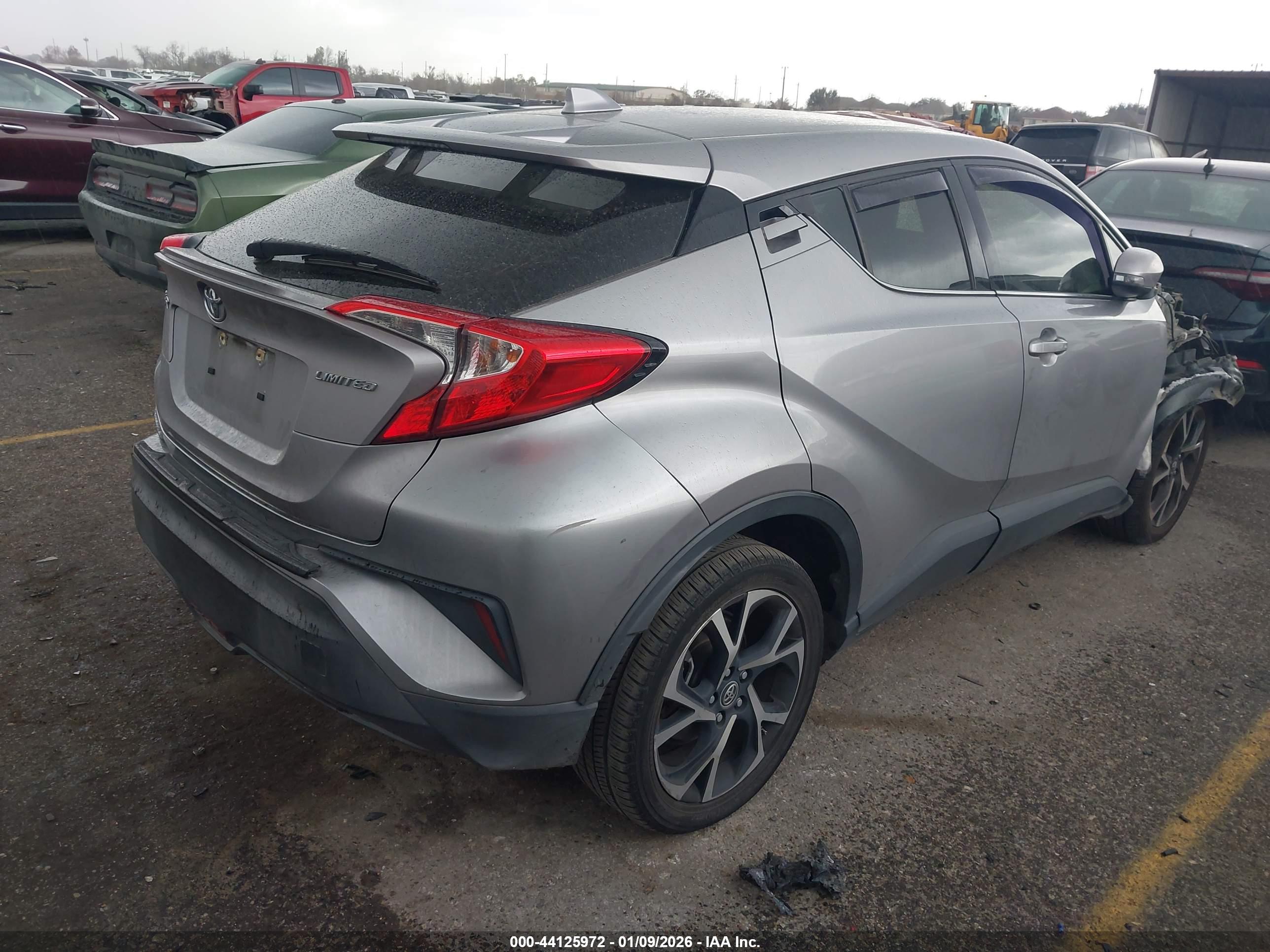 TOYOTA C-HR image 4
