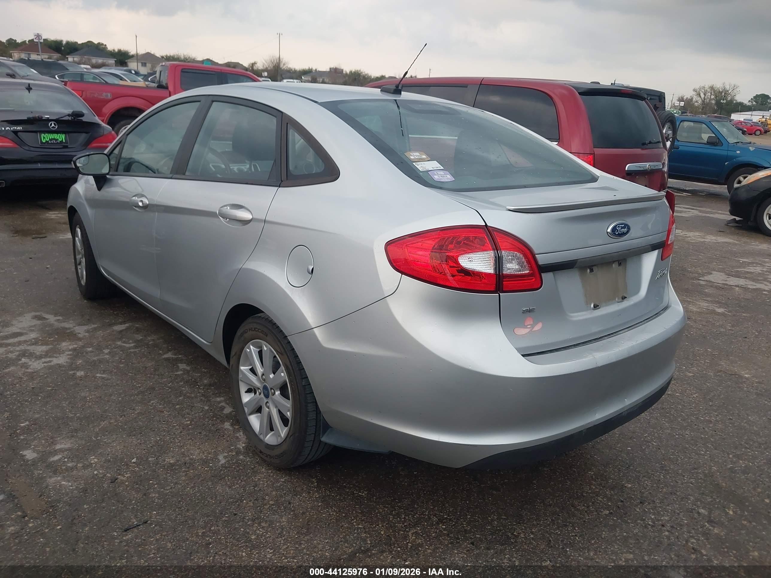 FORD FIESTA image 3