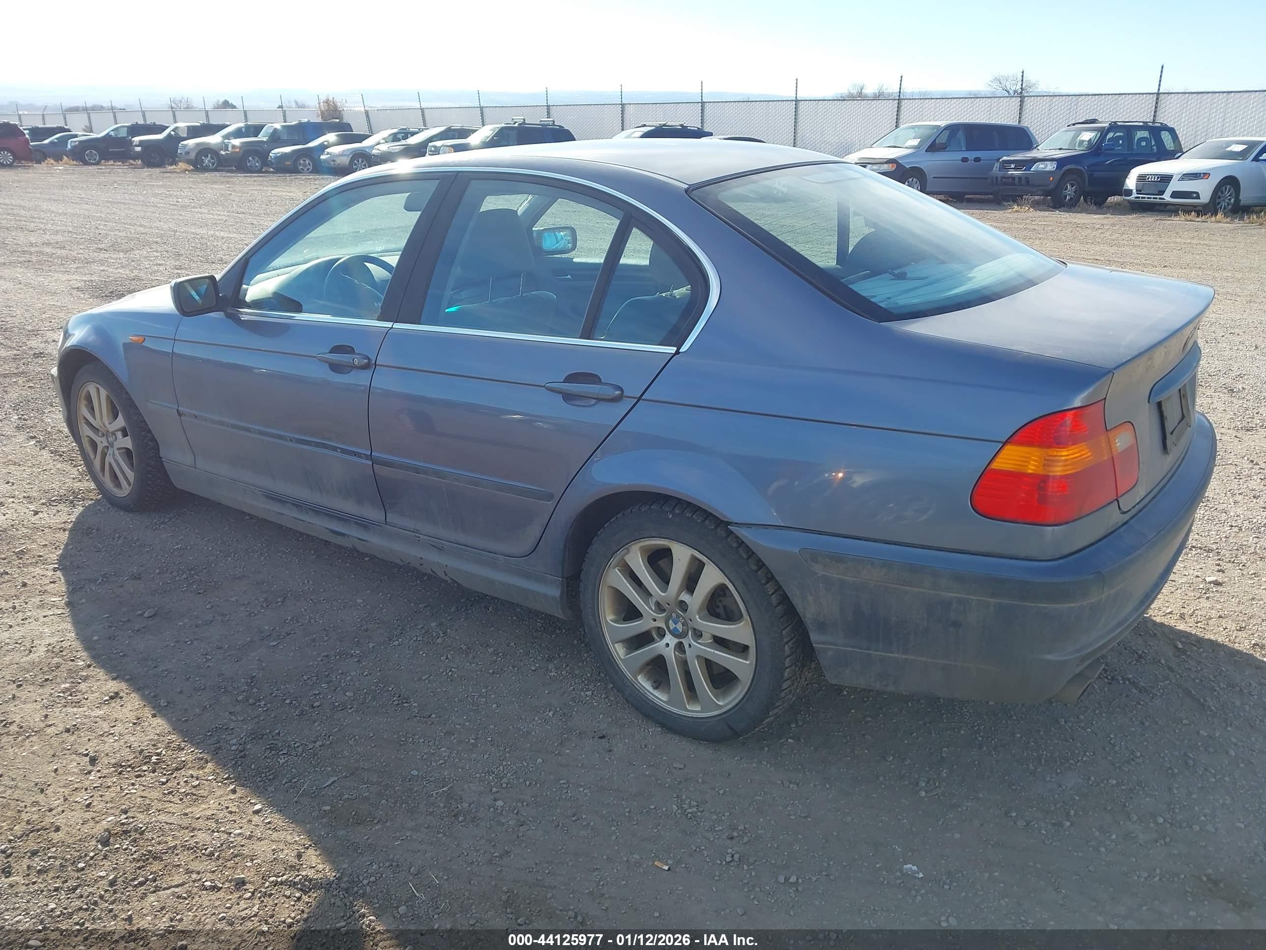 BMW 330XI image 3