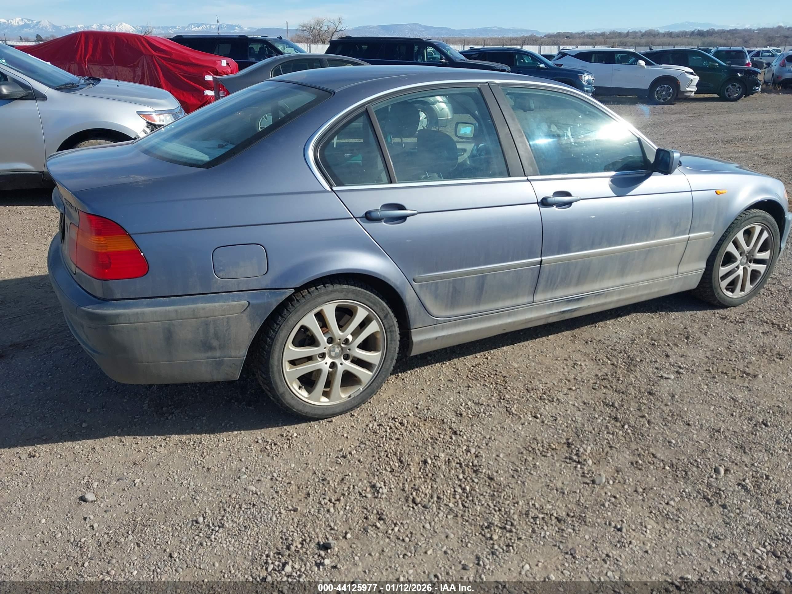 BMW 330XI image 4
