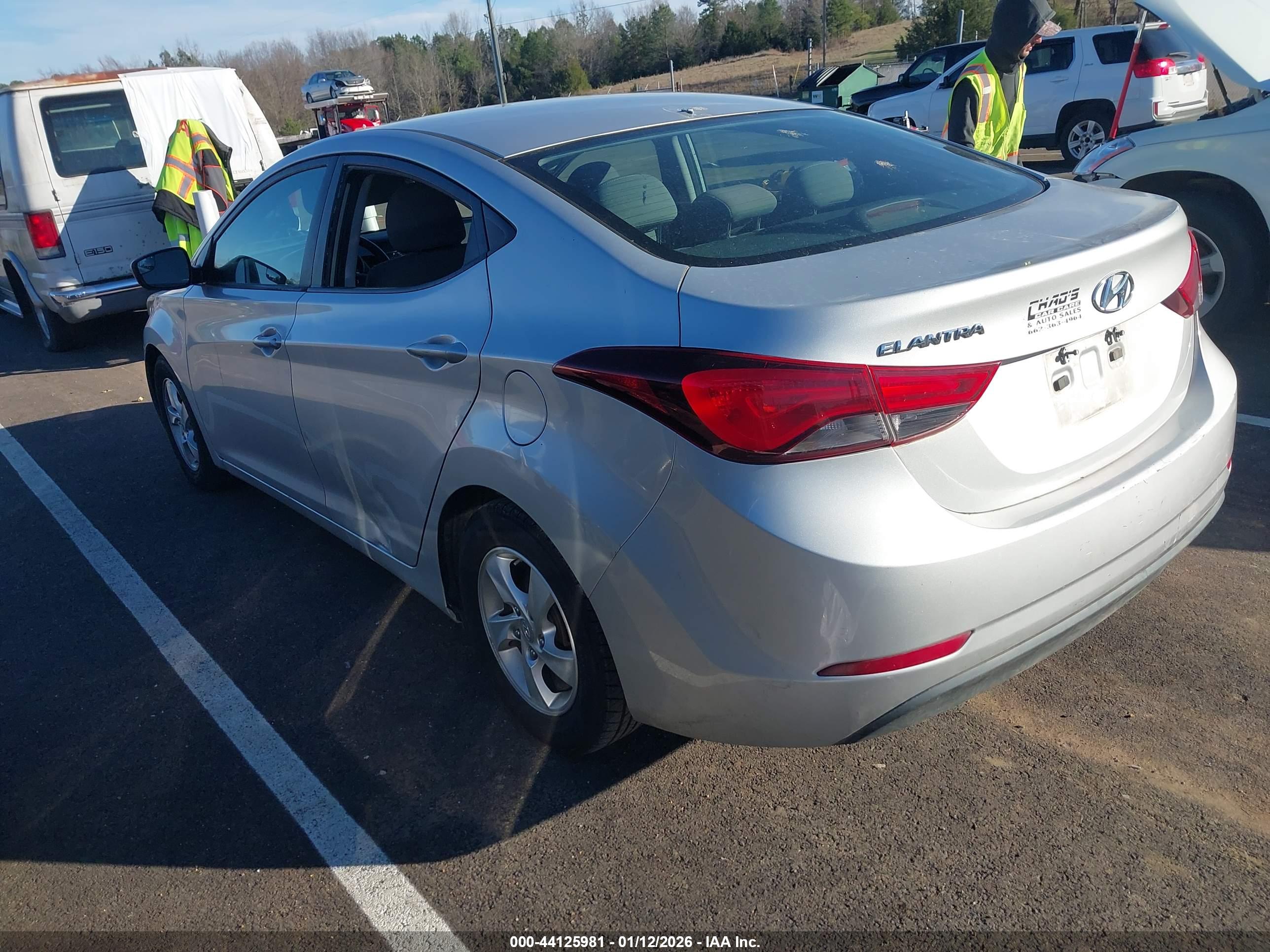 HYUNDAI ELANTRA image 3