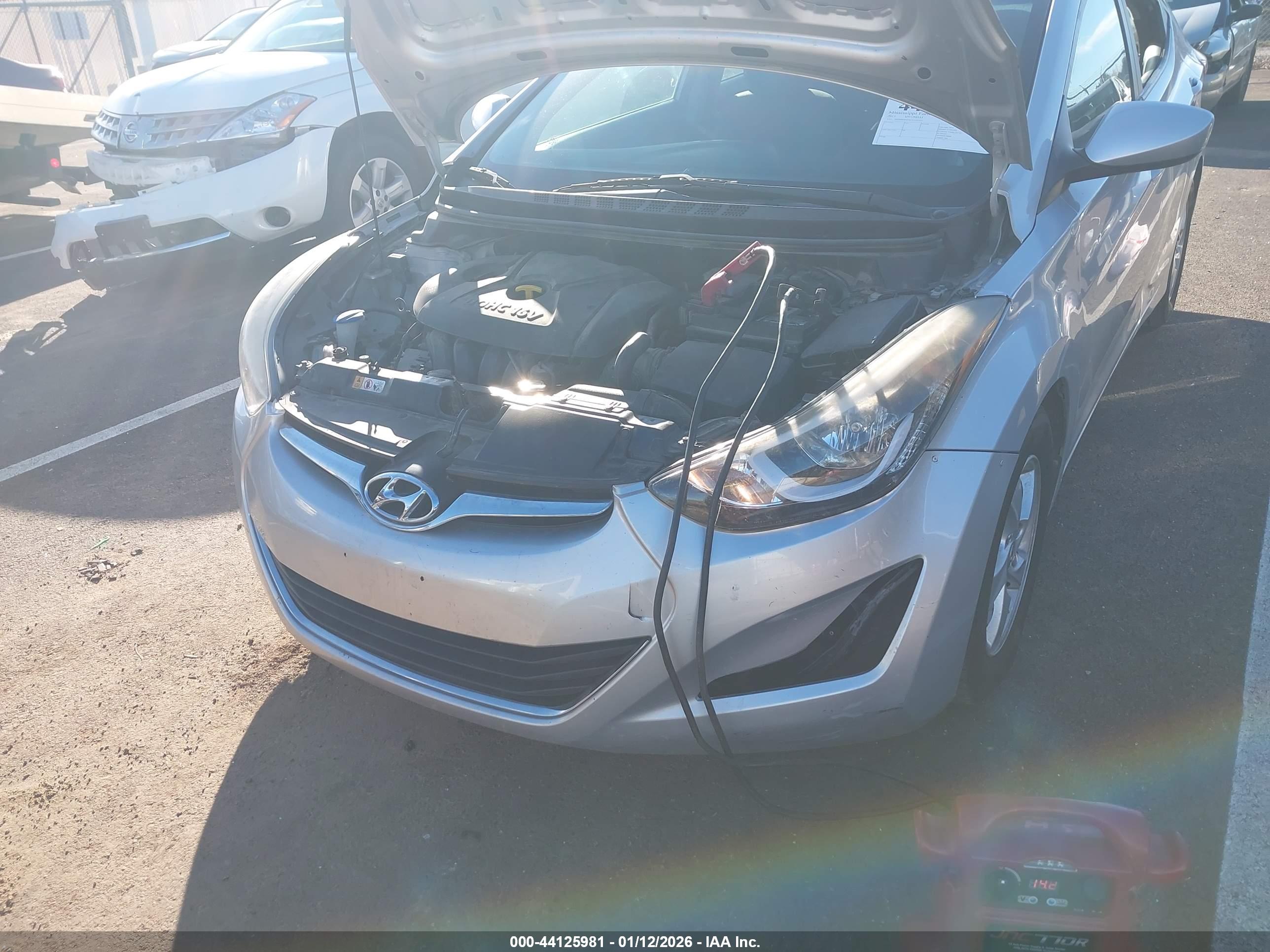 HYUNDAI ELANTRA image 6