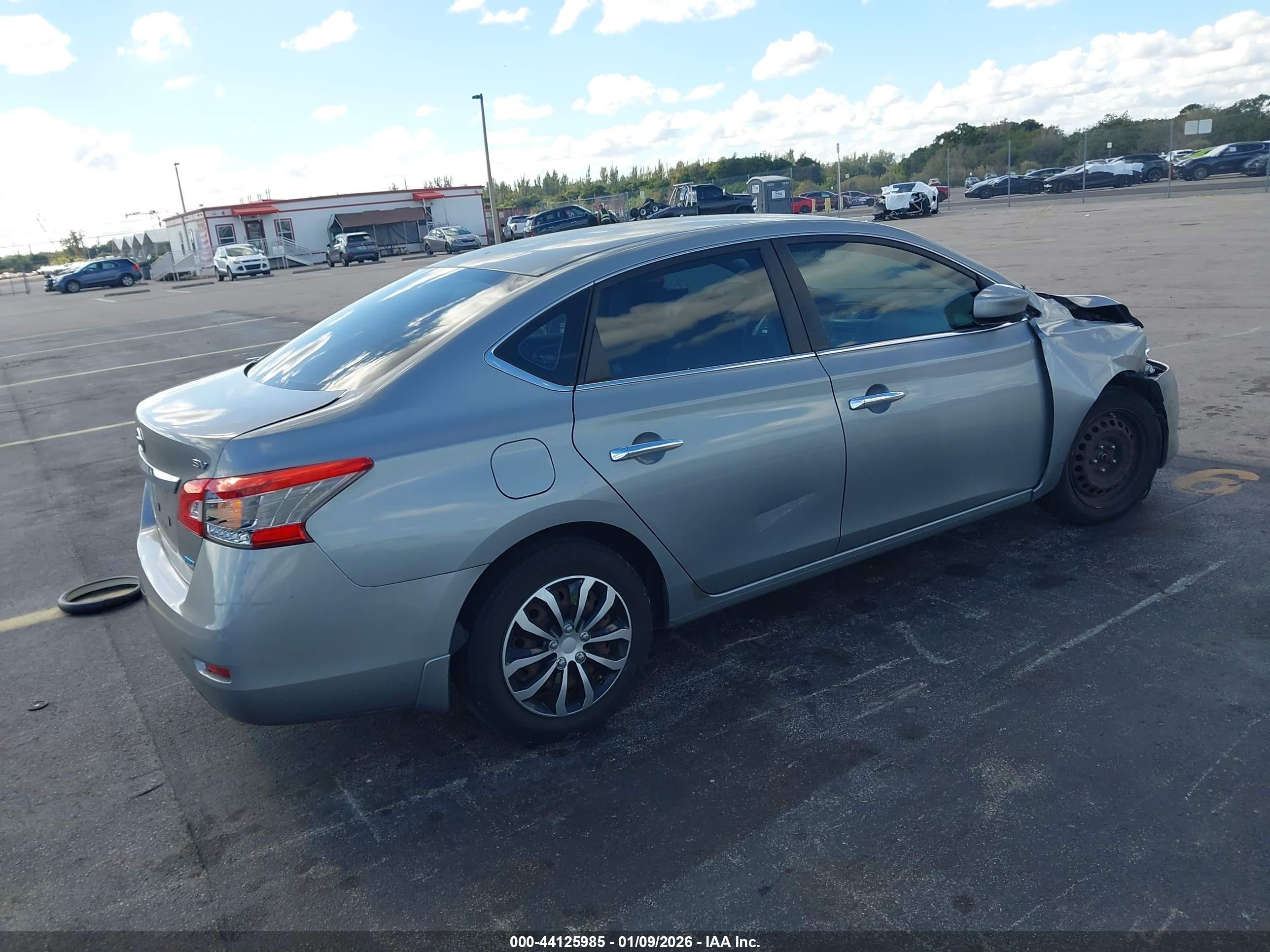 NISSAN SENTRA image 4