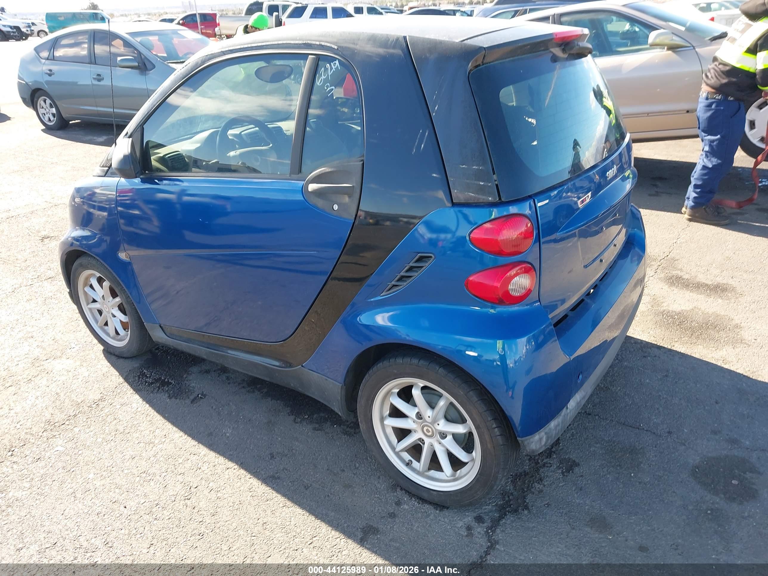 SMART FORTWO image 3