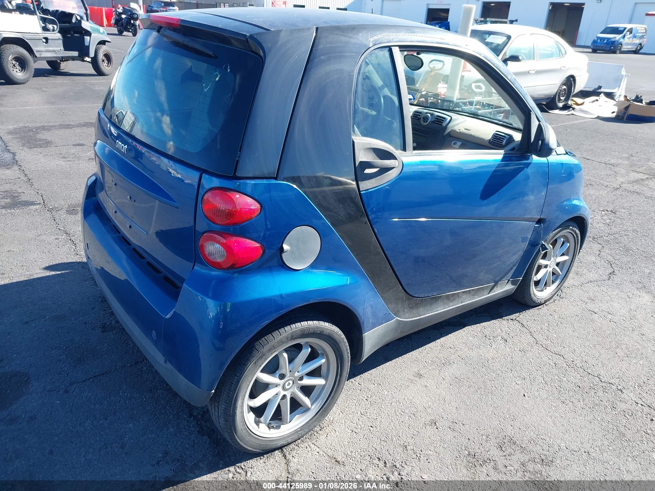 SMART FORTWO image 4