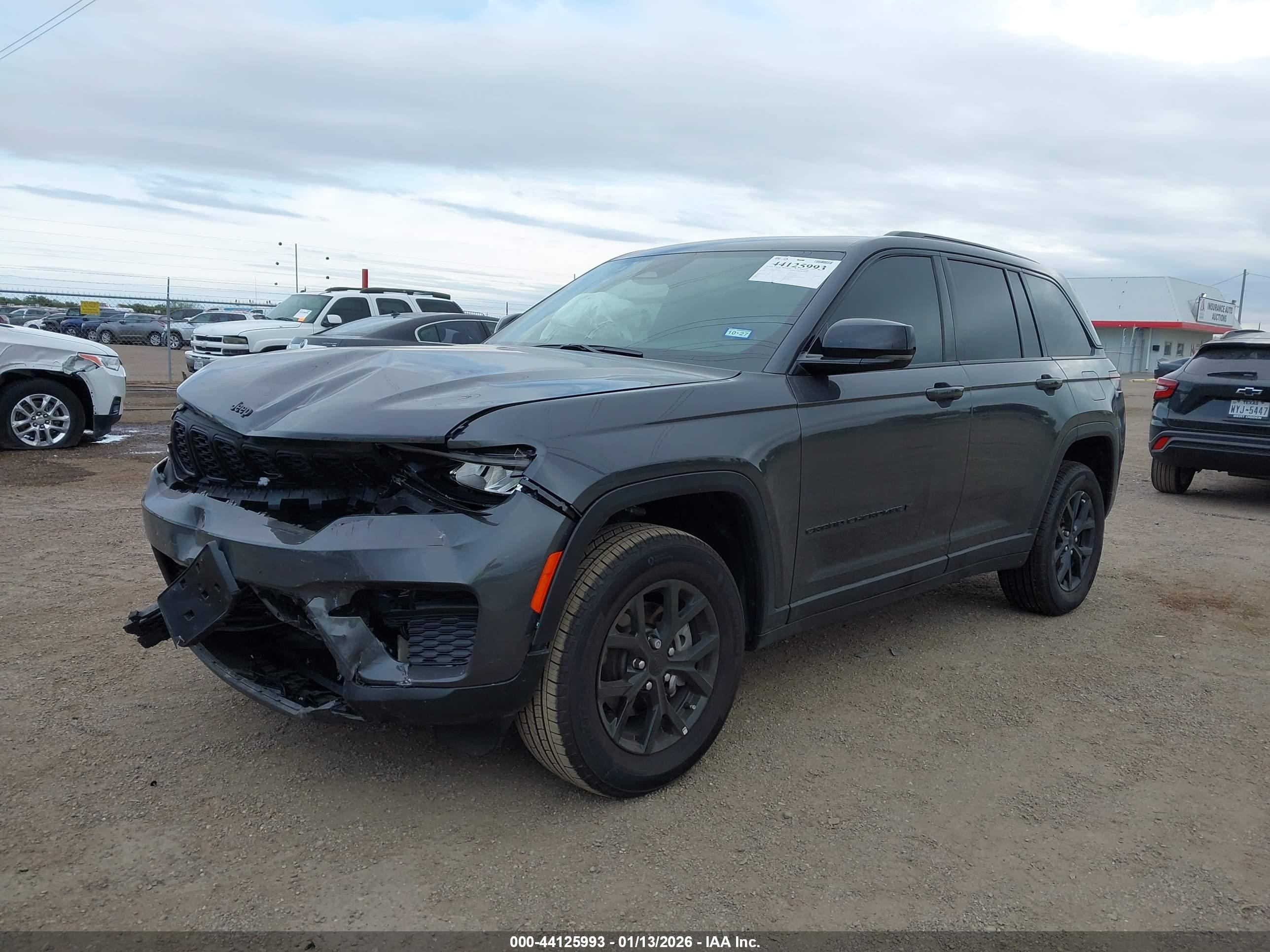 JEEP GRAND image 2