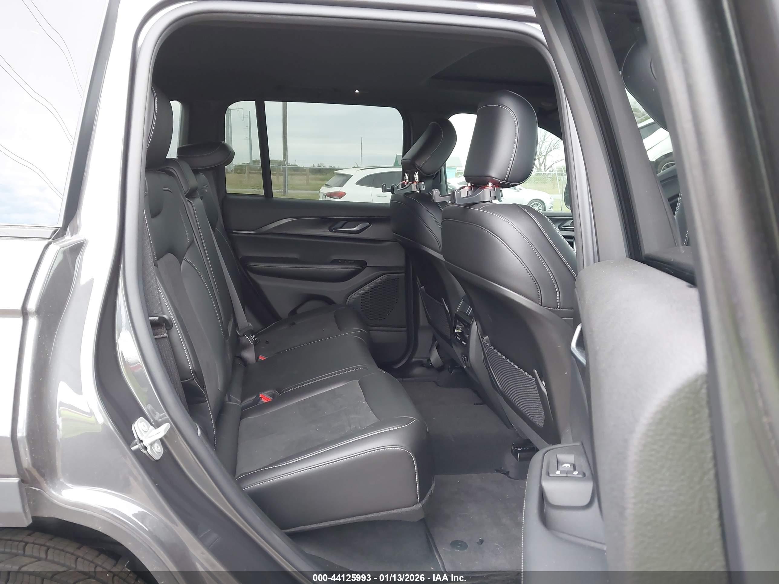 JEEP GRAND image 8