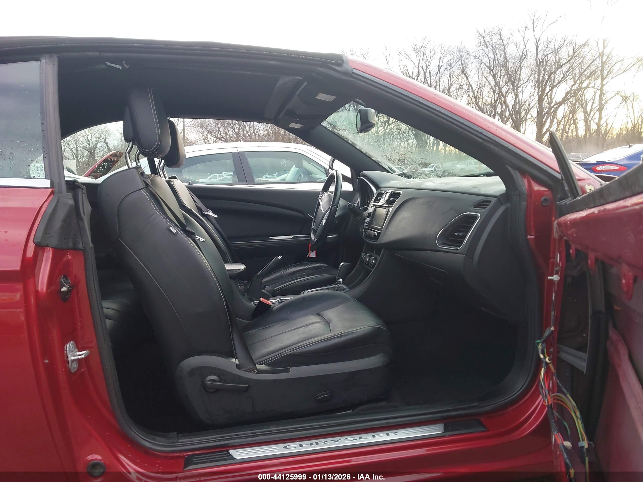 CHRYSLER 200 image 5