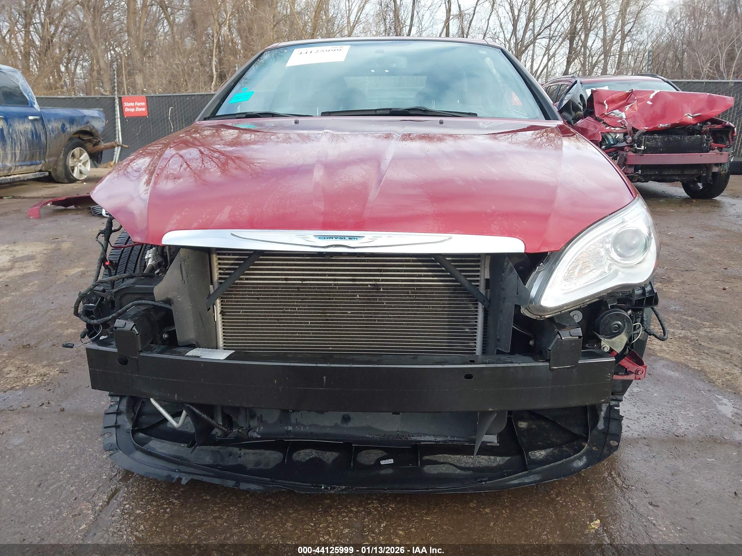 CHRYSLER 200 image 6