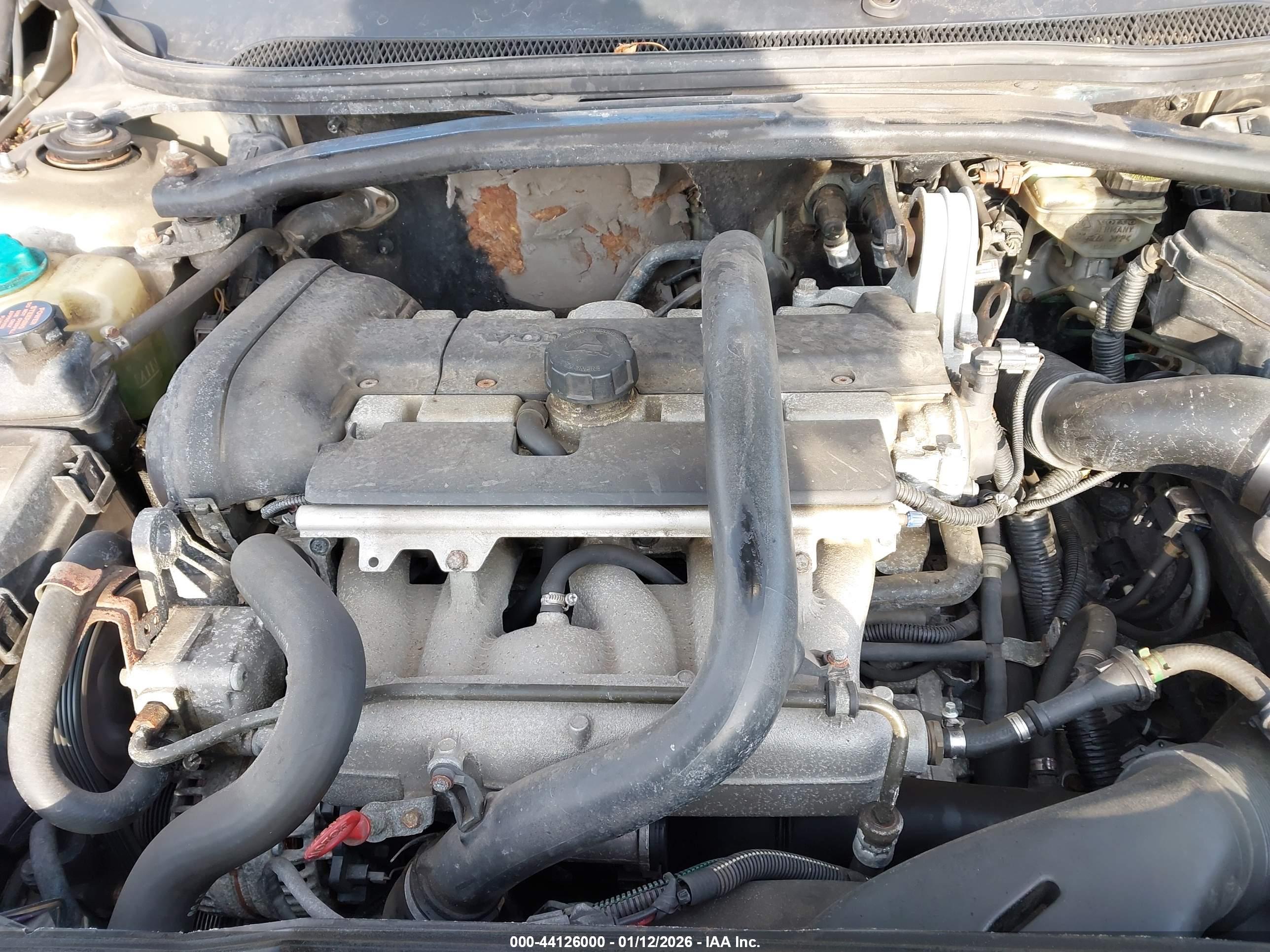 VOLVO XC70 image 10