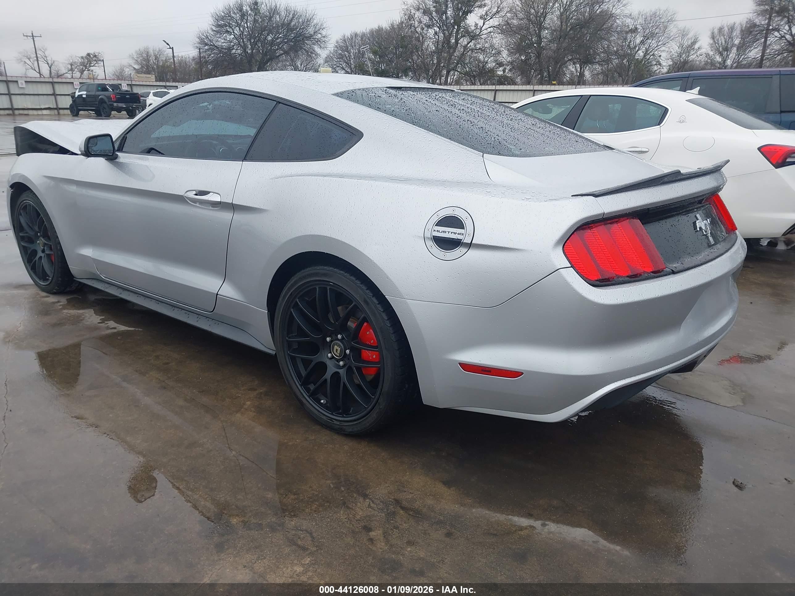 FORD MUSTANG image 3
