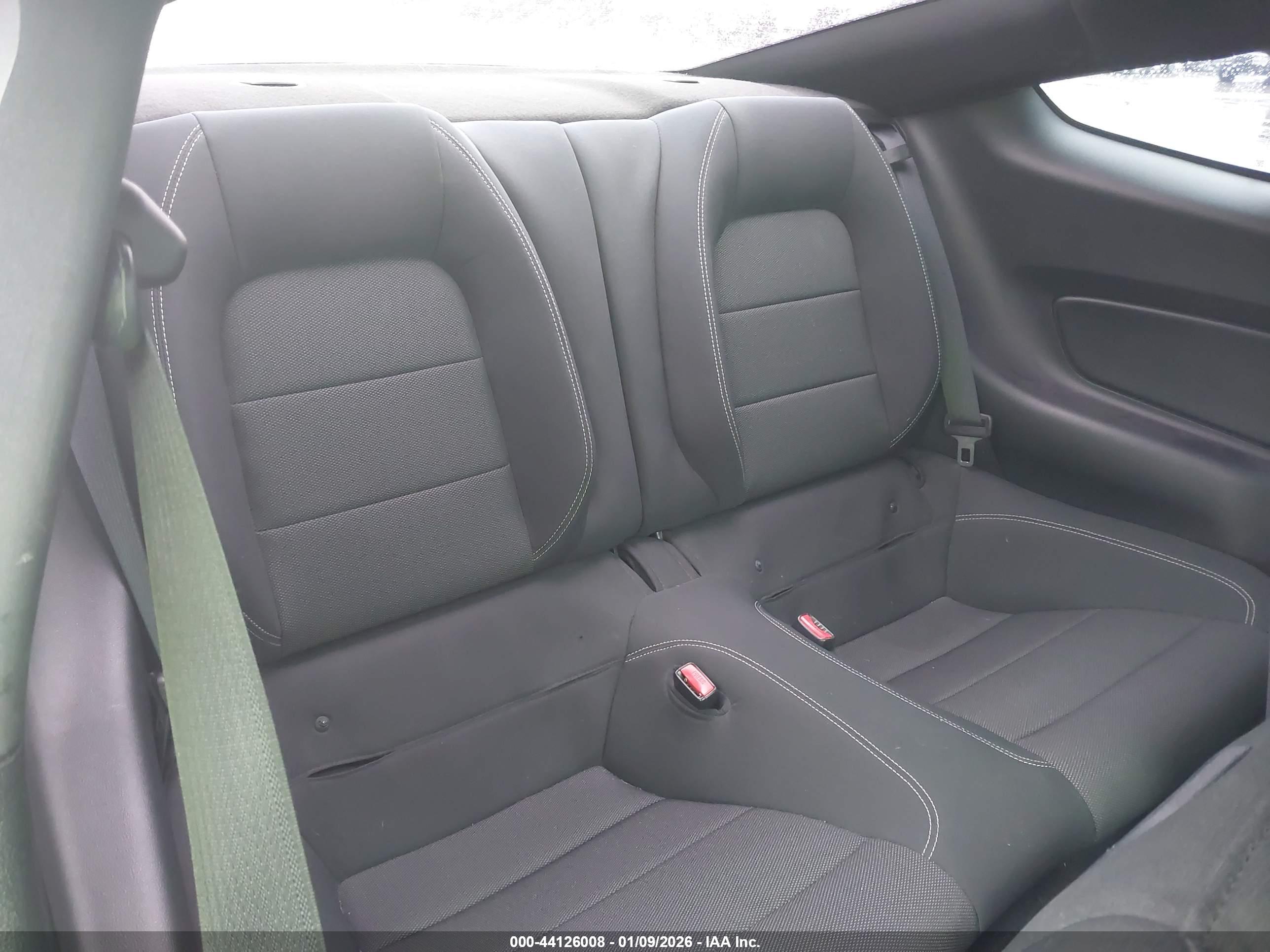 FORD MUSTANG image 8