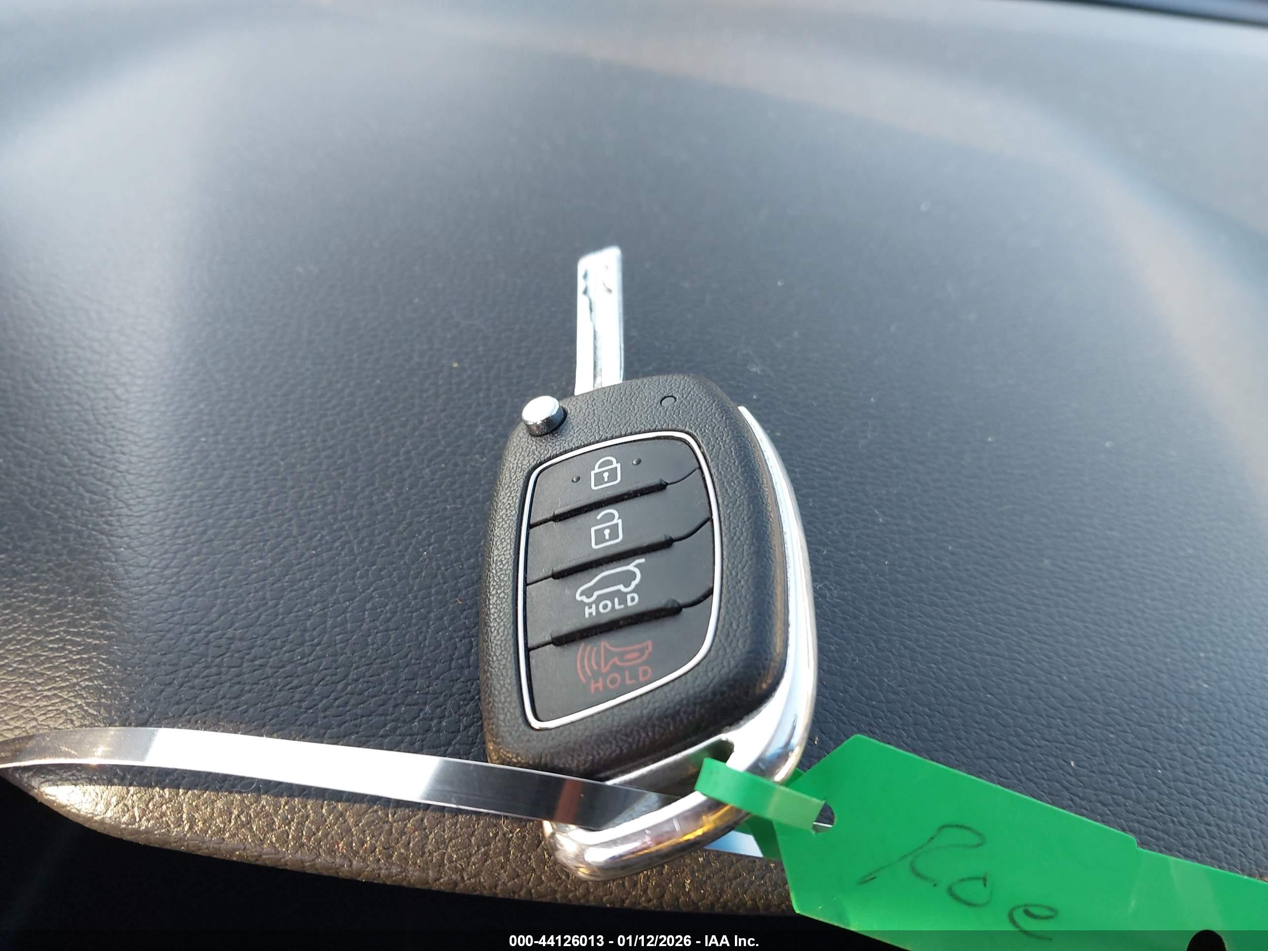HYUNDAI TUCSON image 11