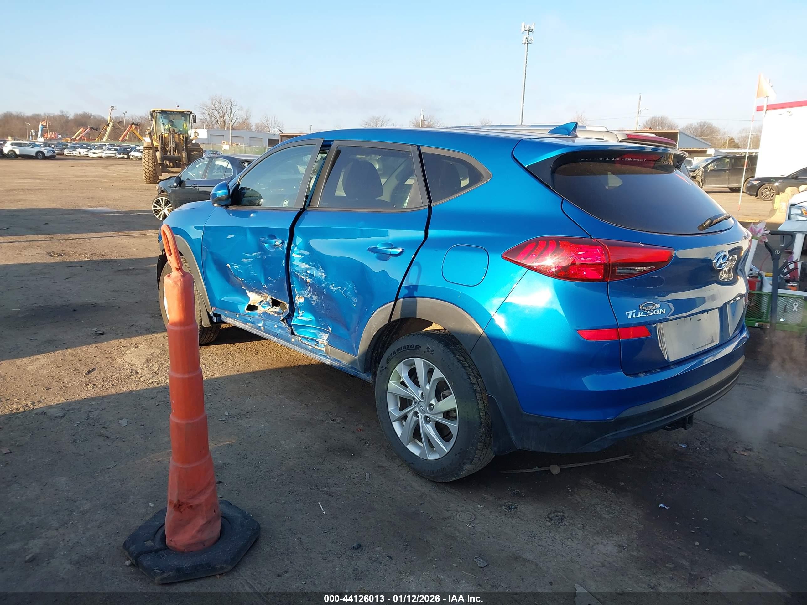 HYUNDAI TUCSON image 3