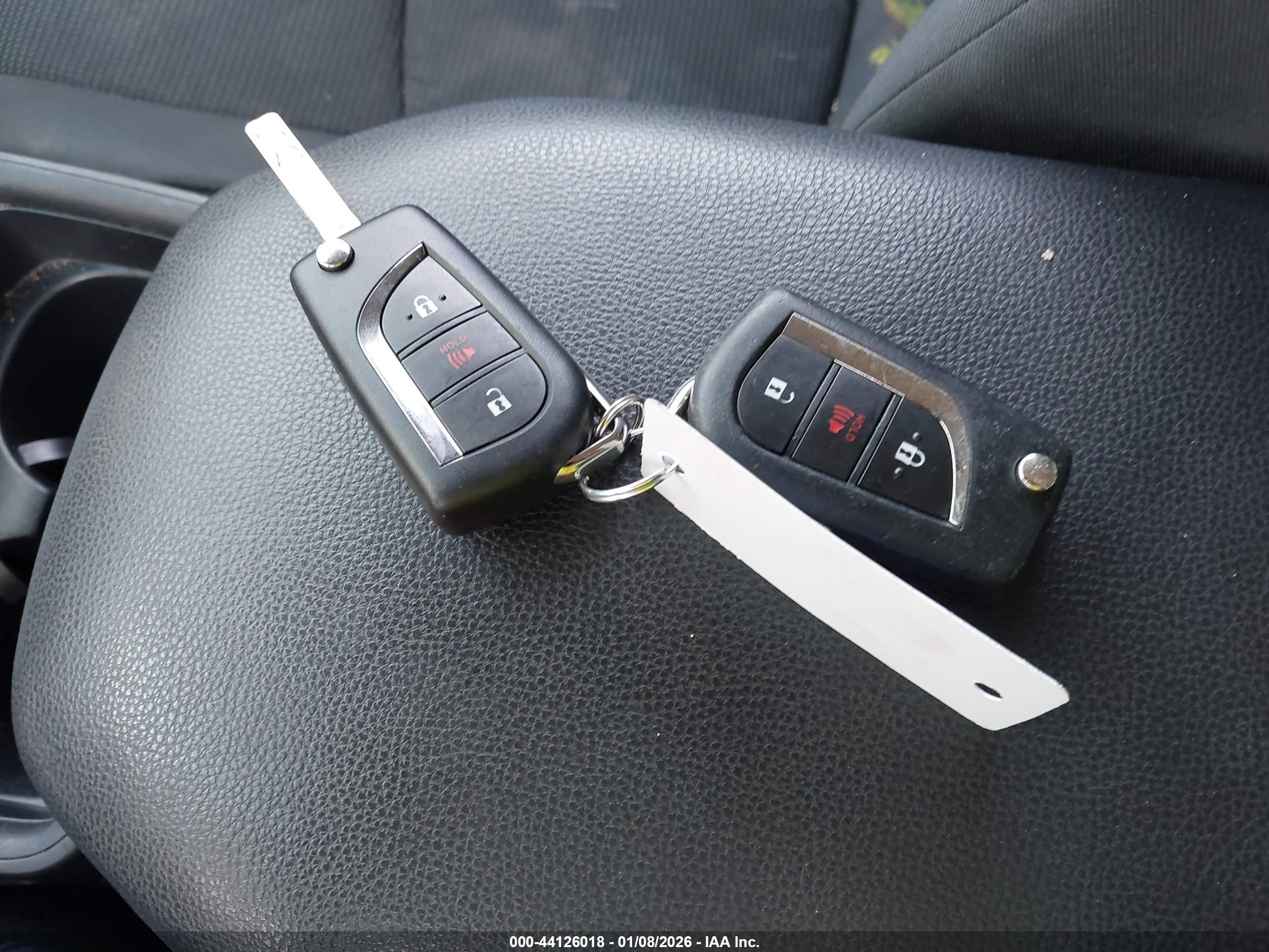 TOYOTA RAV4 image 11
