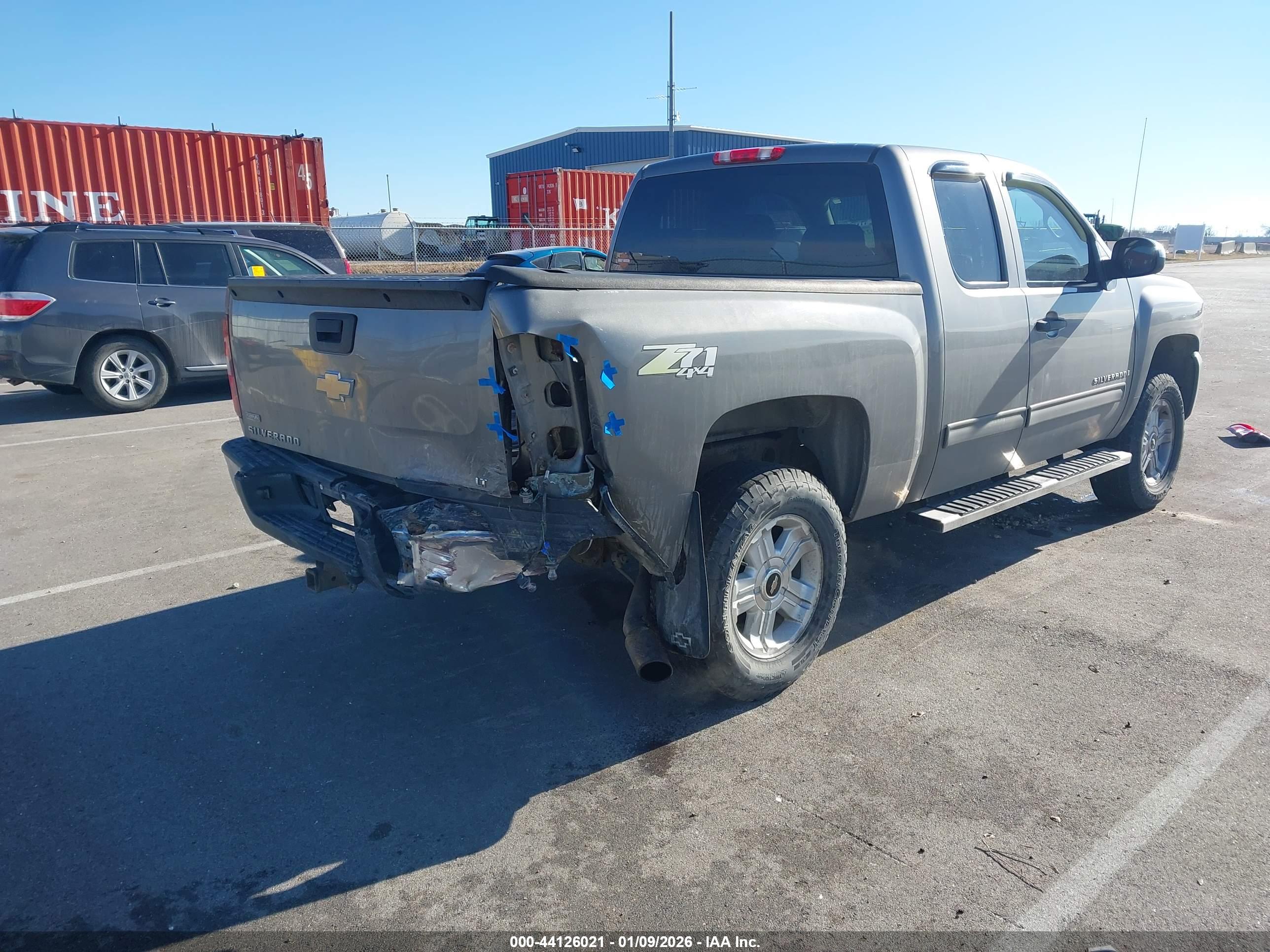 CHEVROLET SILVERADO image 4