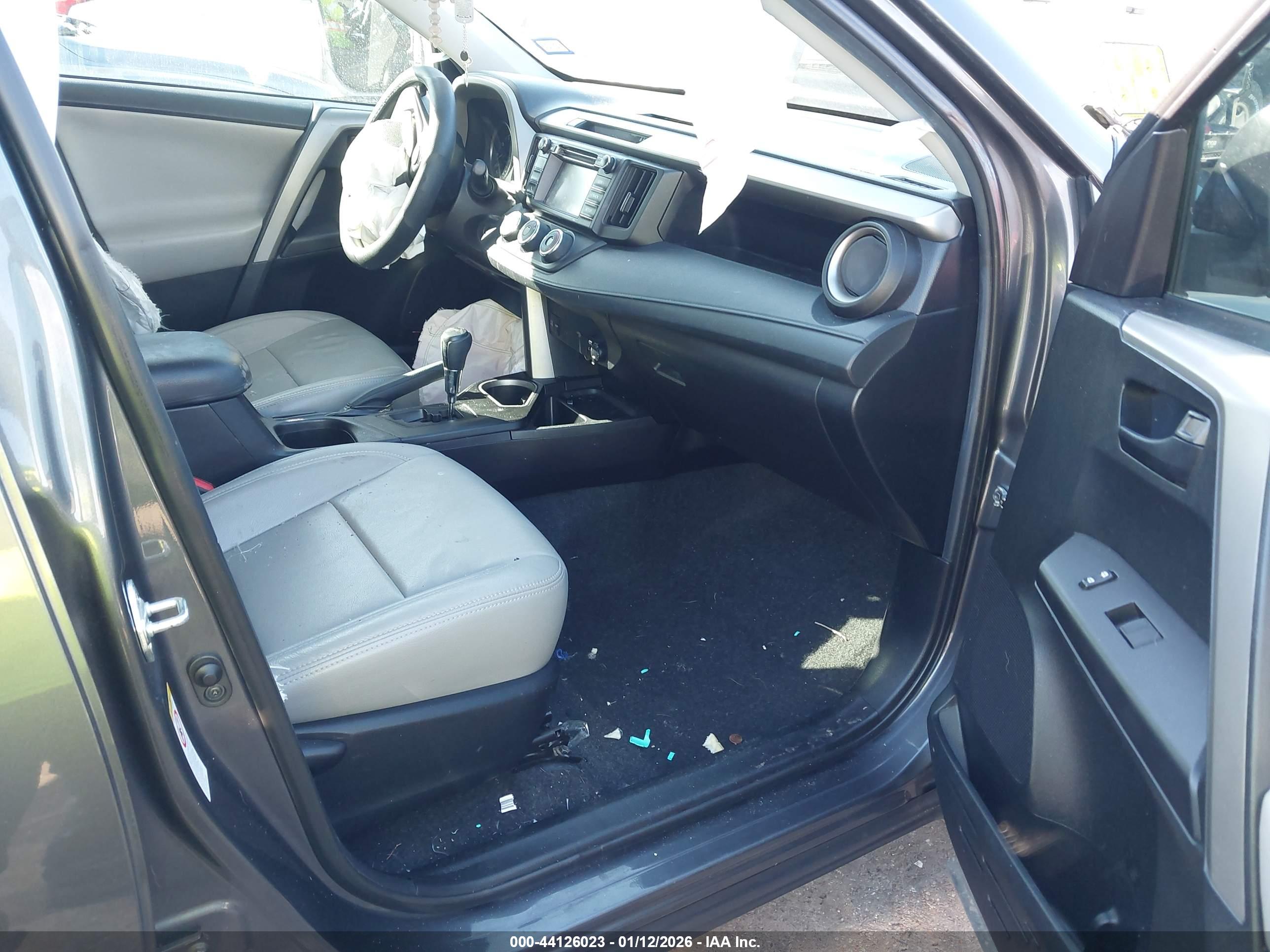 TOYOTA RAV4 image 5