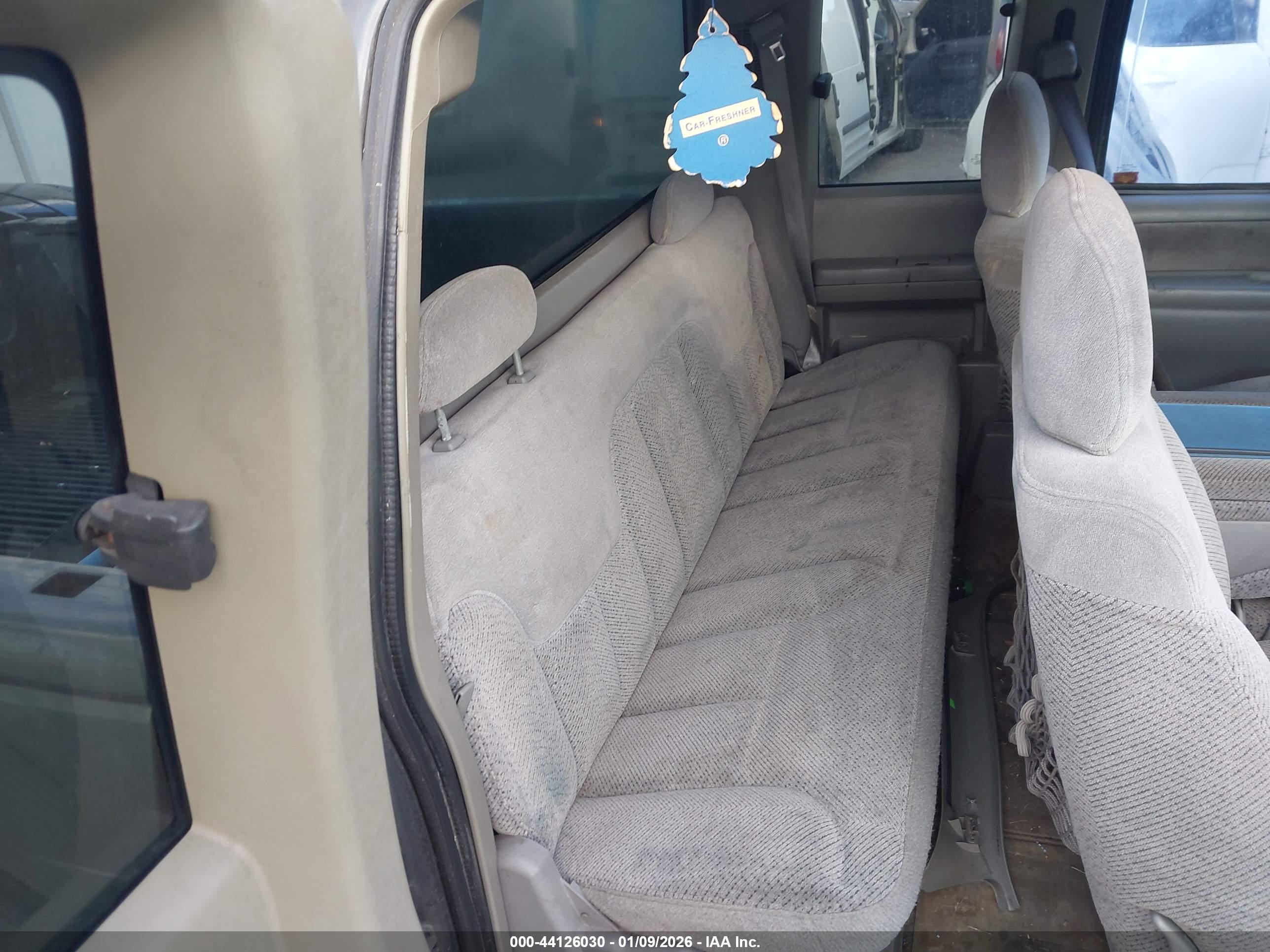 CHEVROLET C1500 image 8
