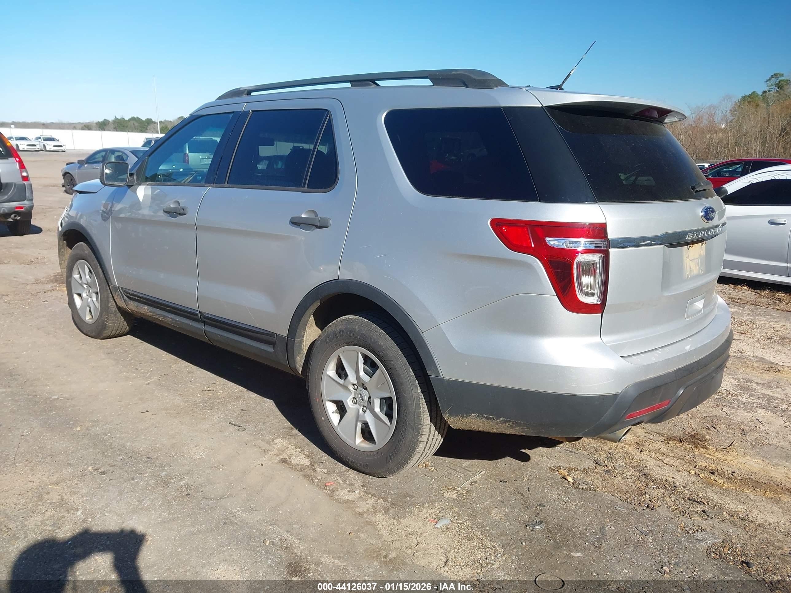 FORD EXPLORER image 3