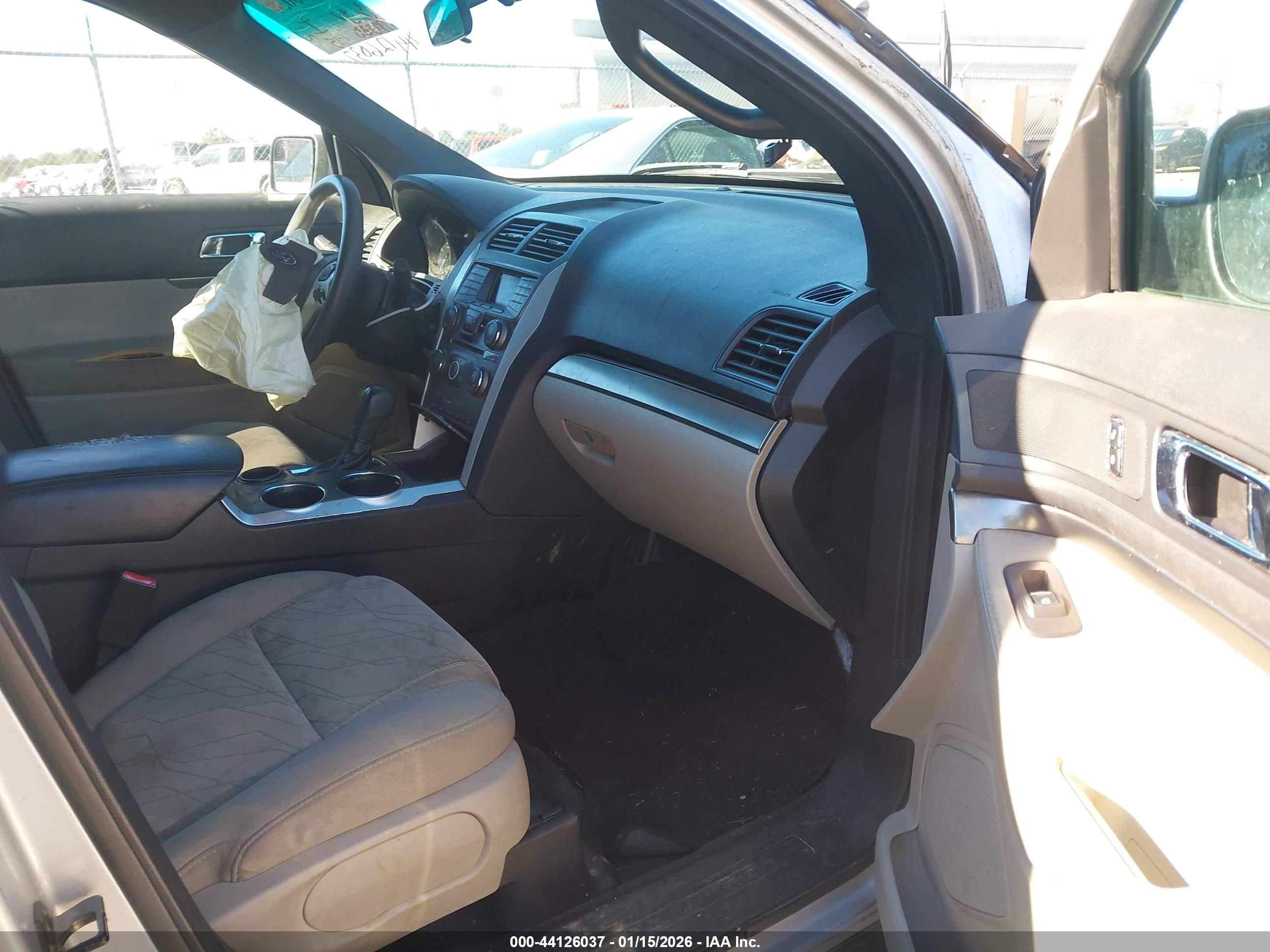 FORD EXPLORER image 5
