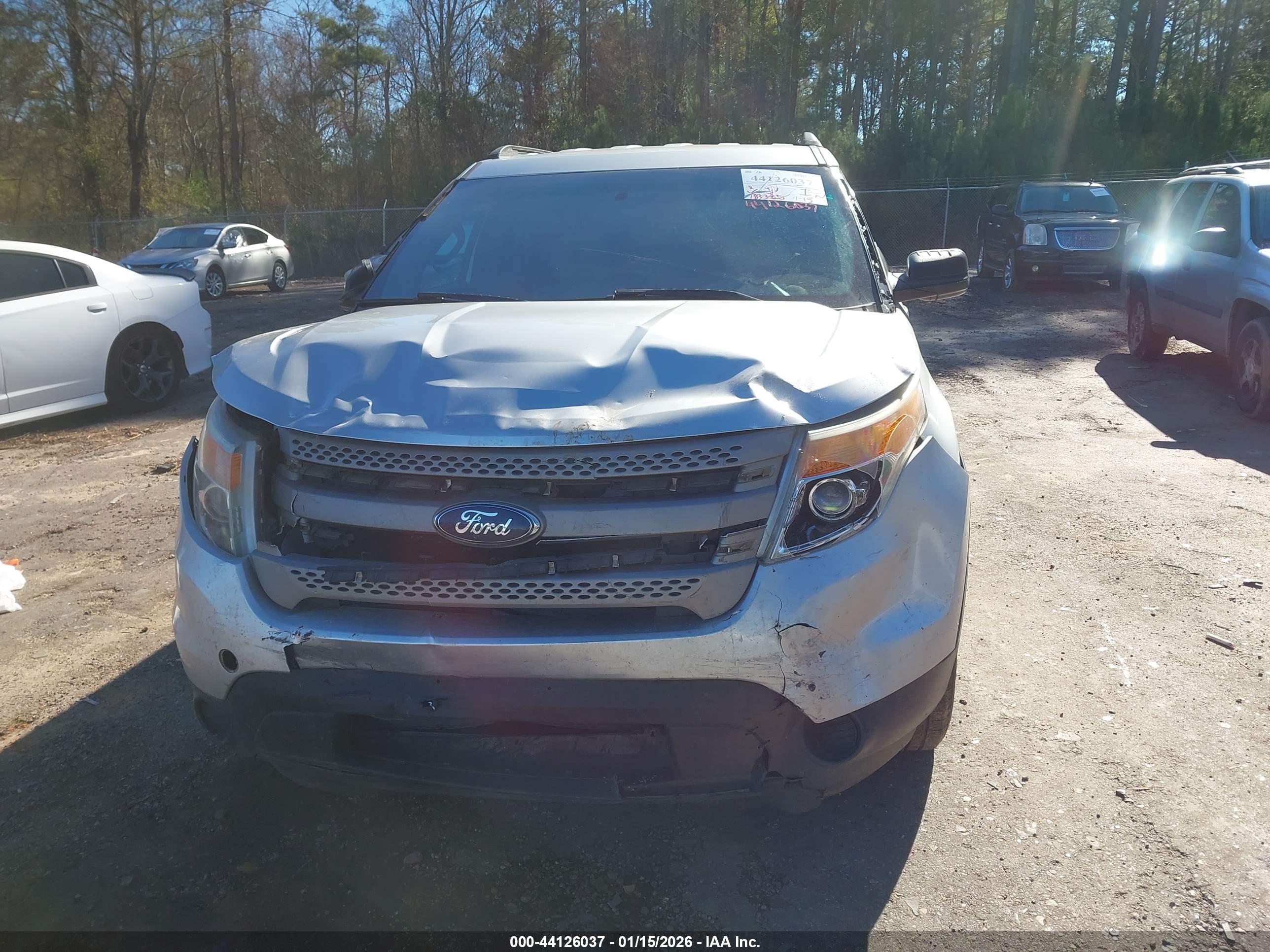 FORD EXPLORER image 6