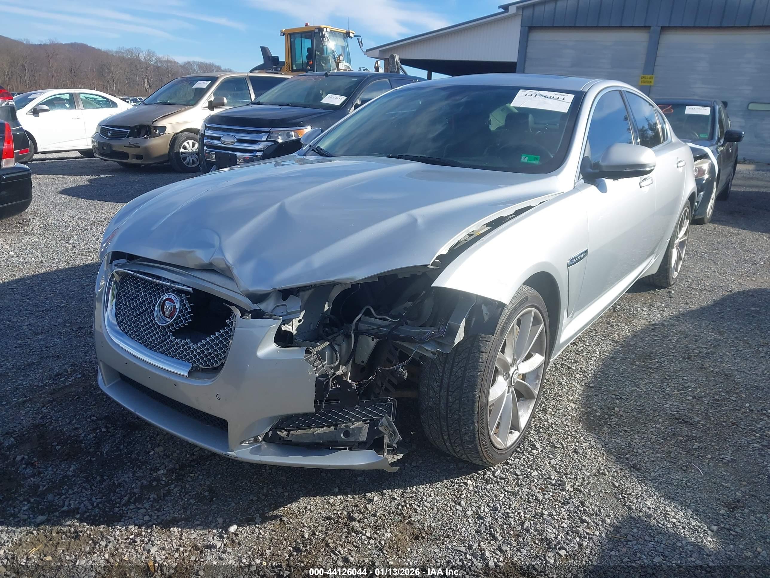JAGUAR XF image 6