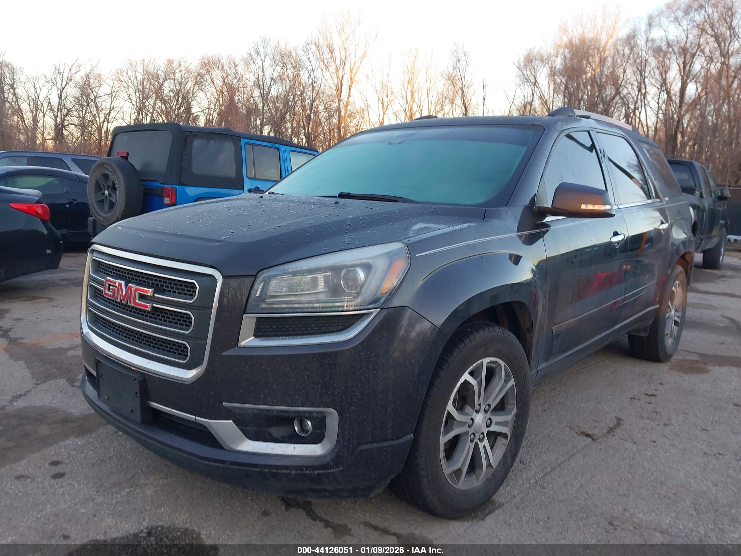 GMC ACADIA image 2