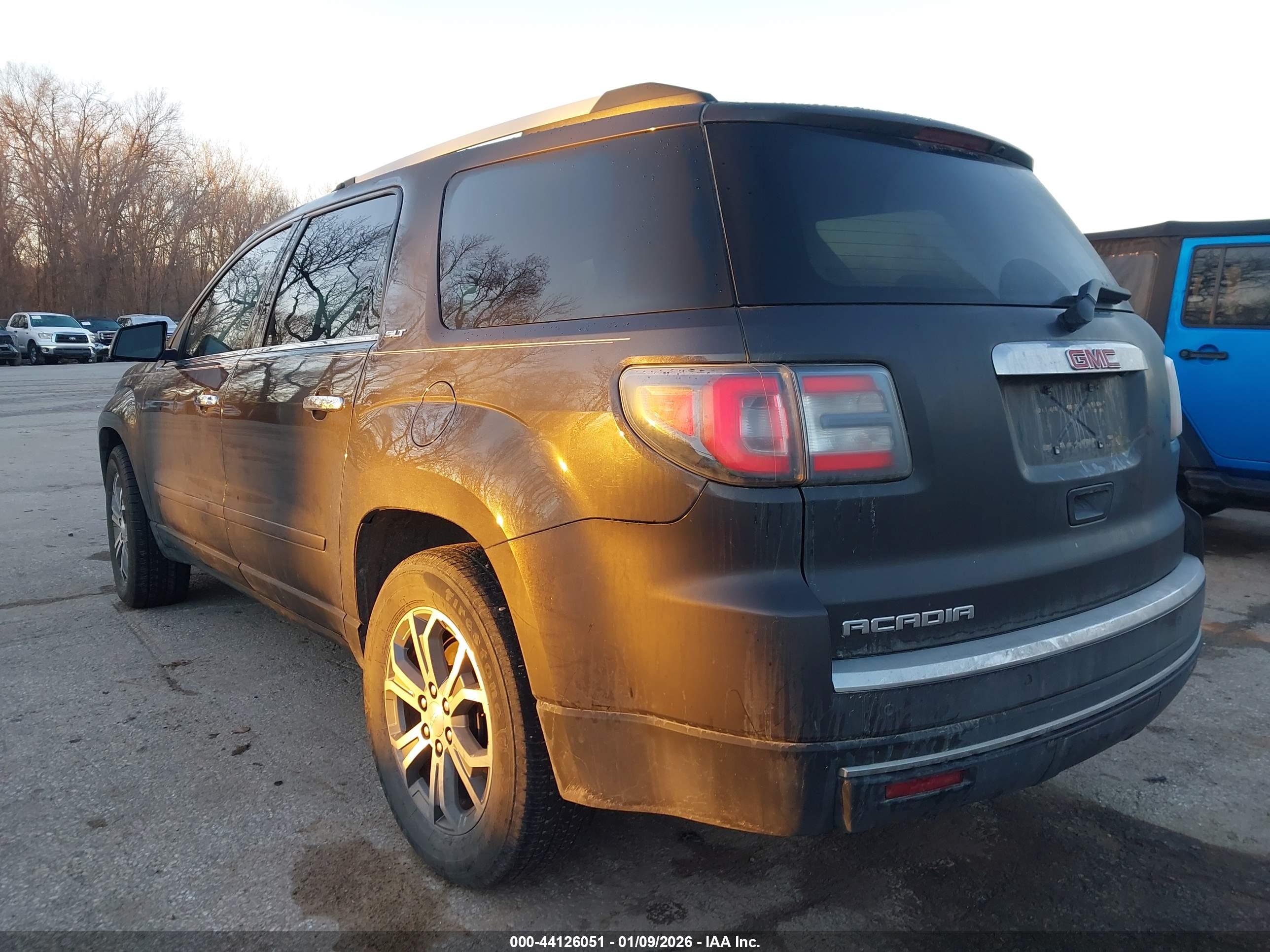GMC ACADIA image 3