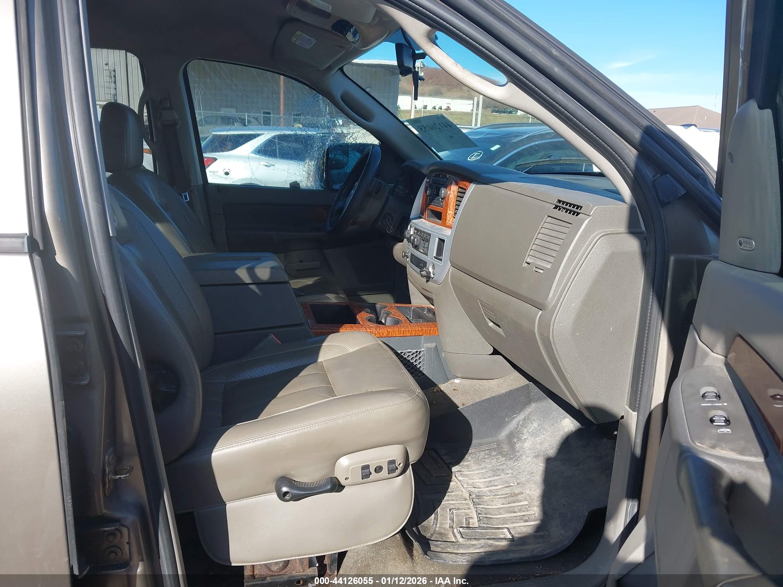DODGE RAM image 5