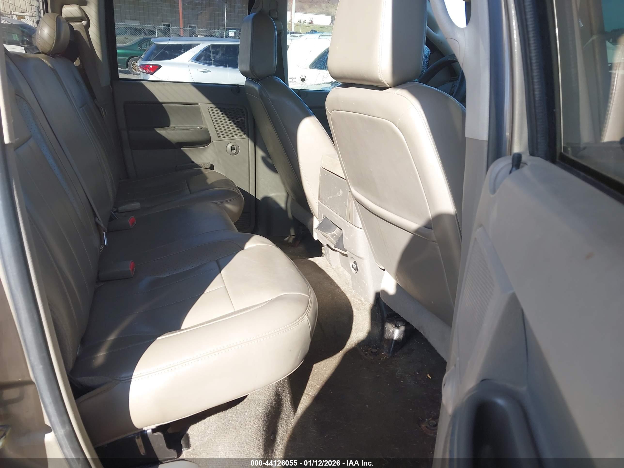DODGE RAM image 8