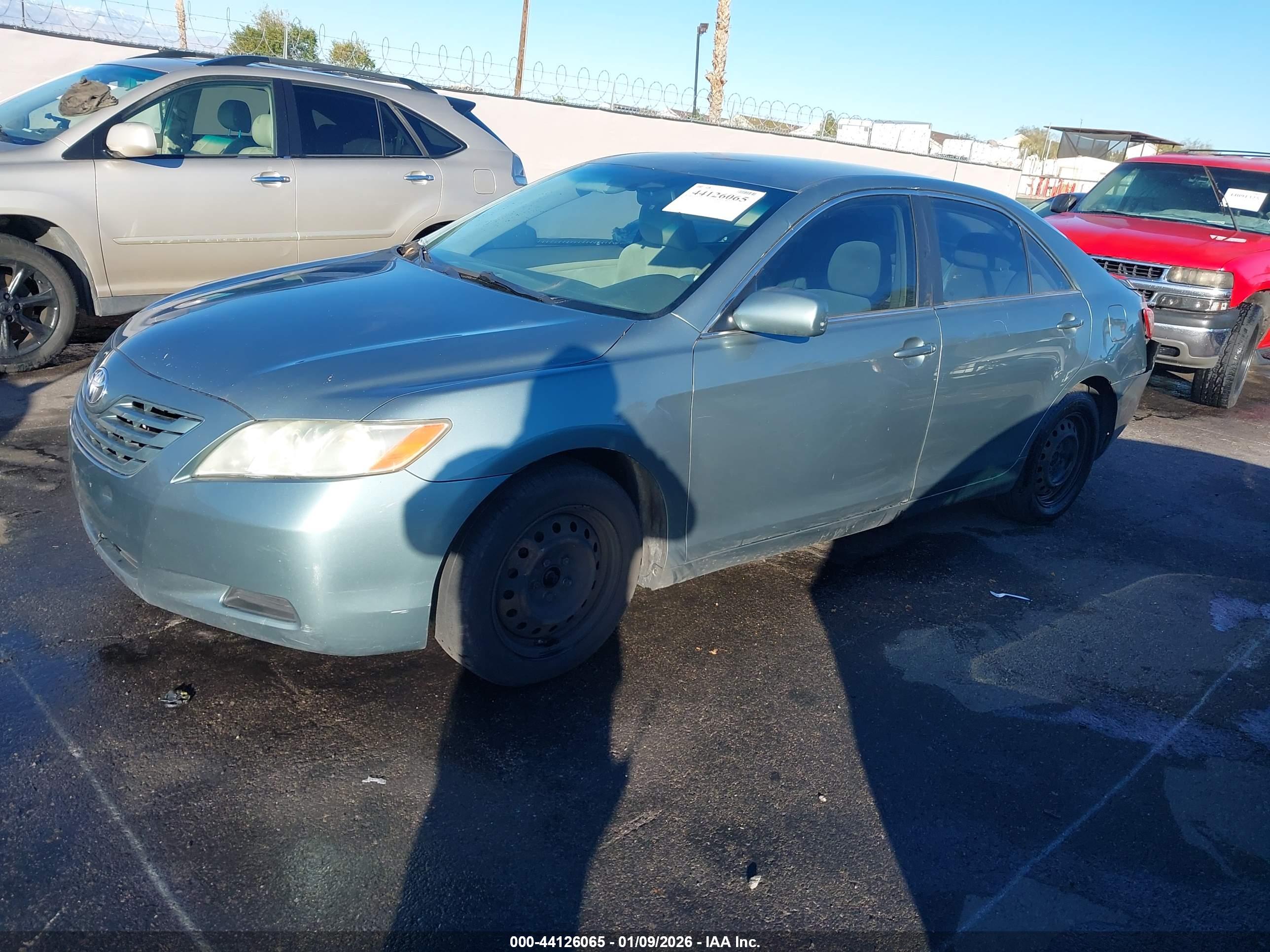 TOYOTA CAMRY image 2