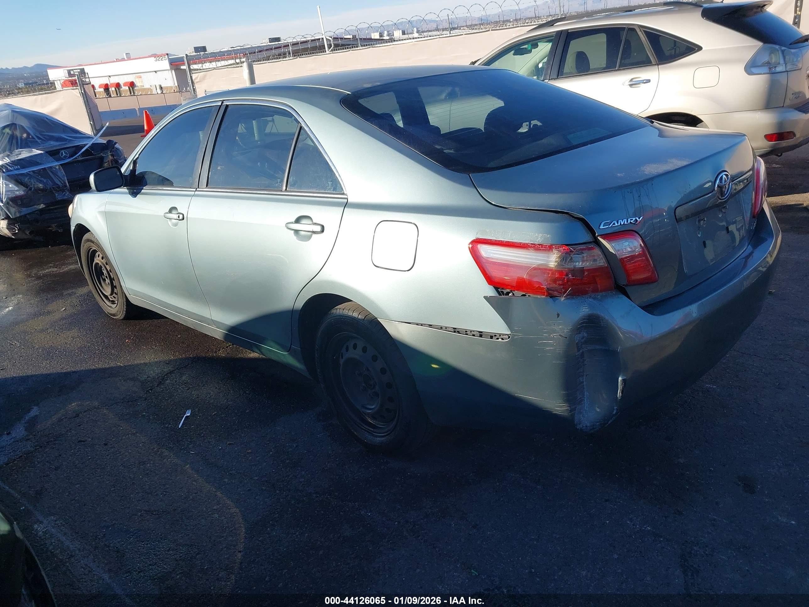 TOYOTA CAMRY image 3
