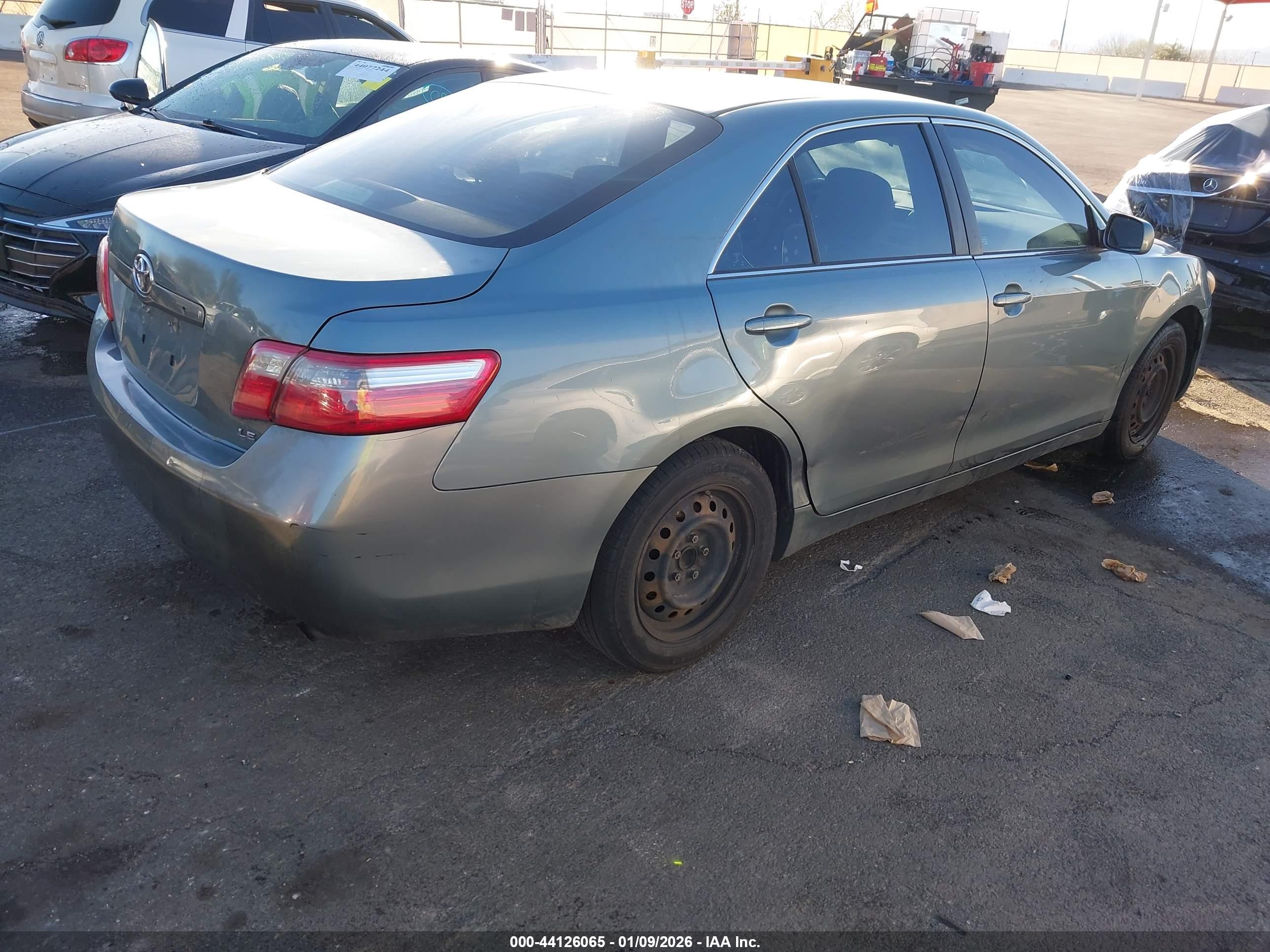 TOYOTA CAMRY image 4