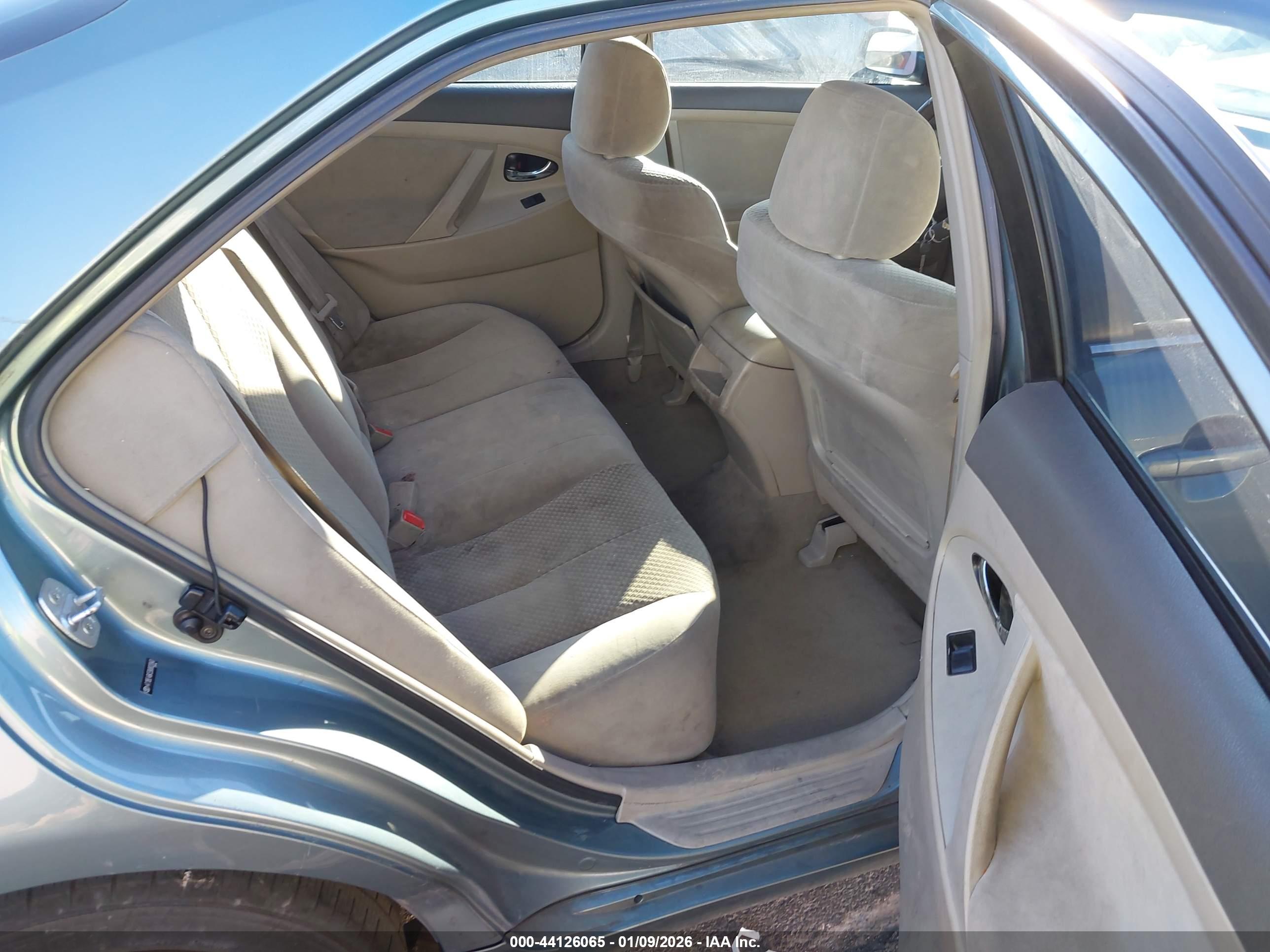 TOYOTA CAMRY image 8