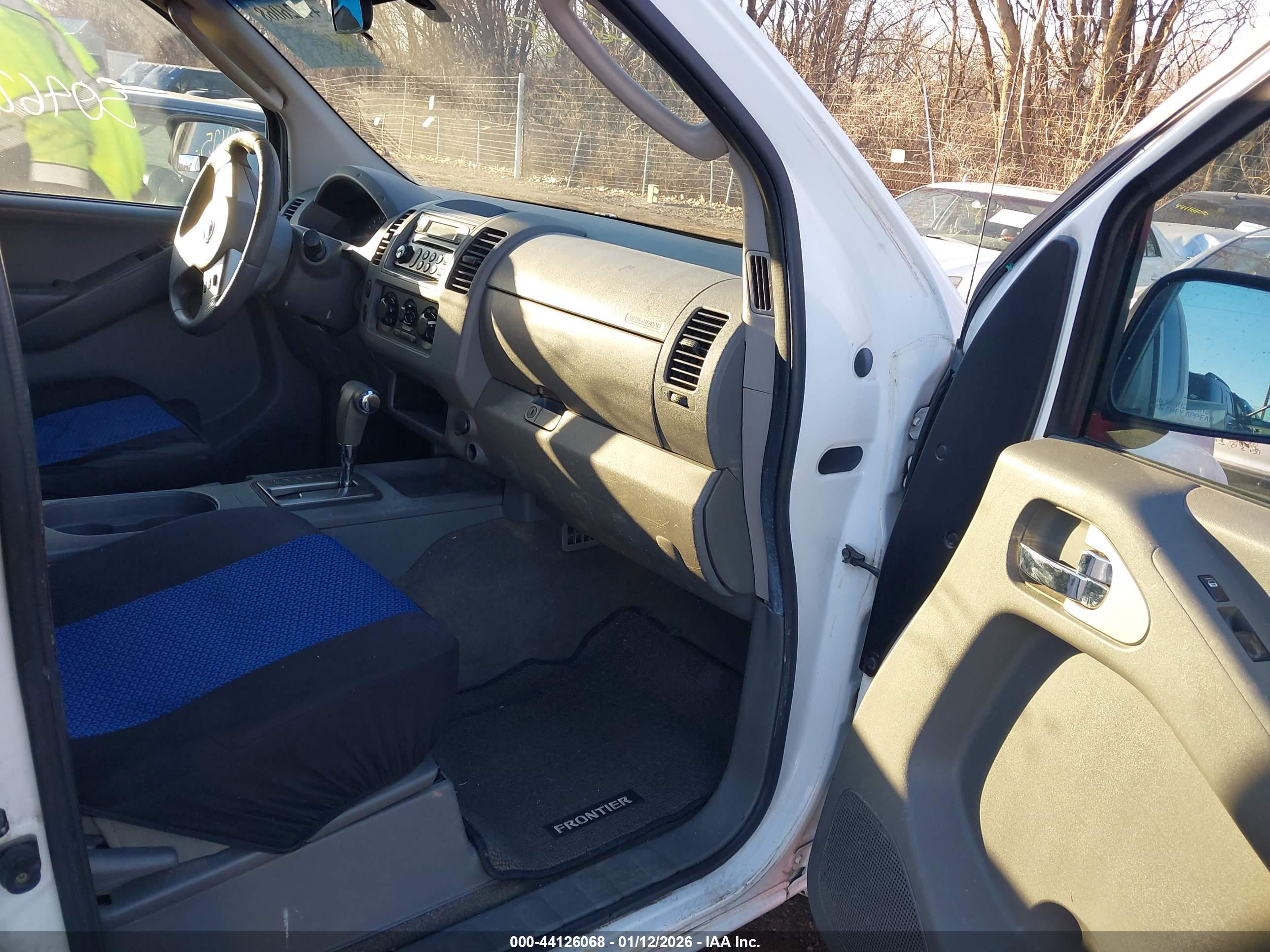 NISSAN FRONTIER image 5