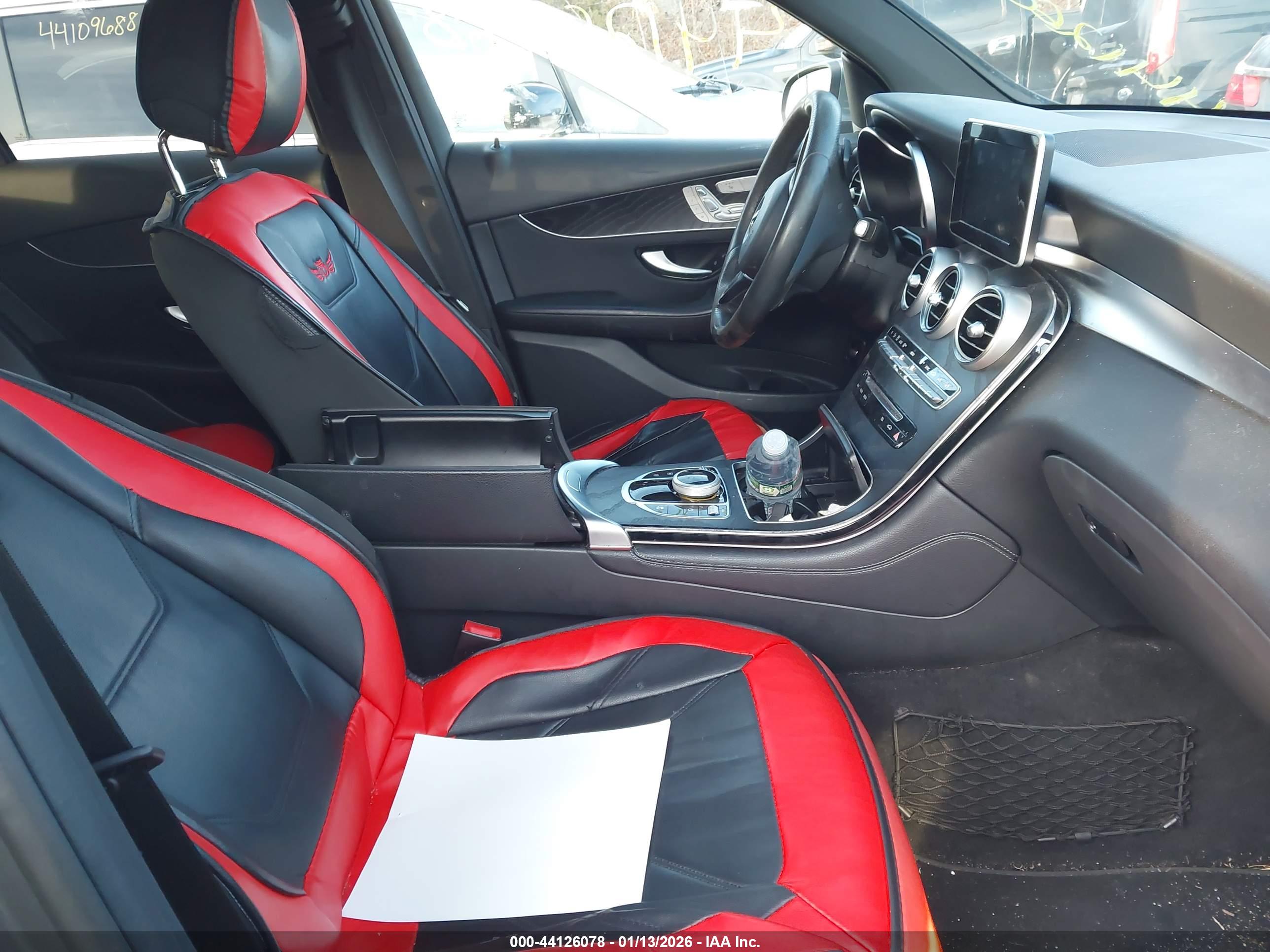 MERCEDES-BENZ GLC image 5