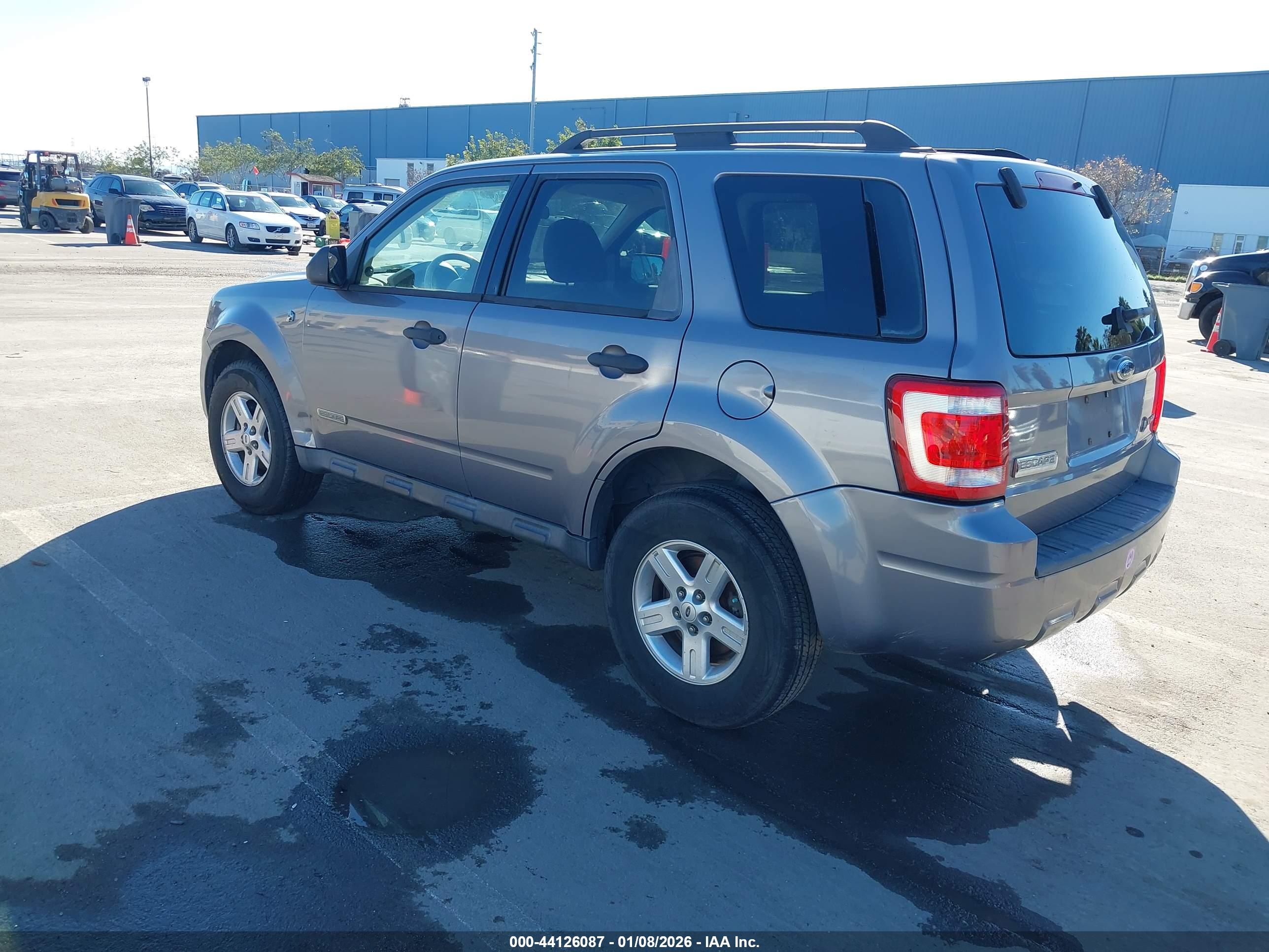 FORD ESCAPE image 3