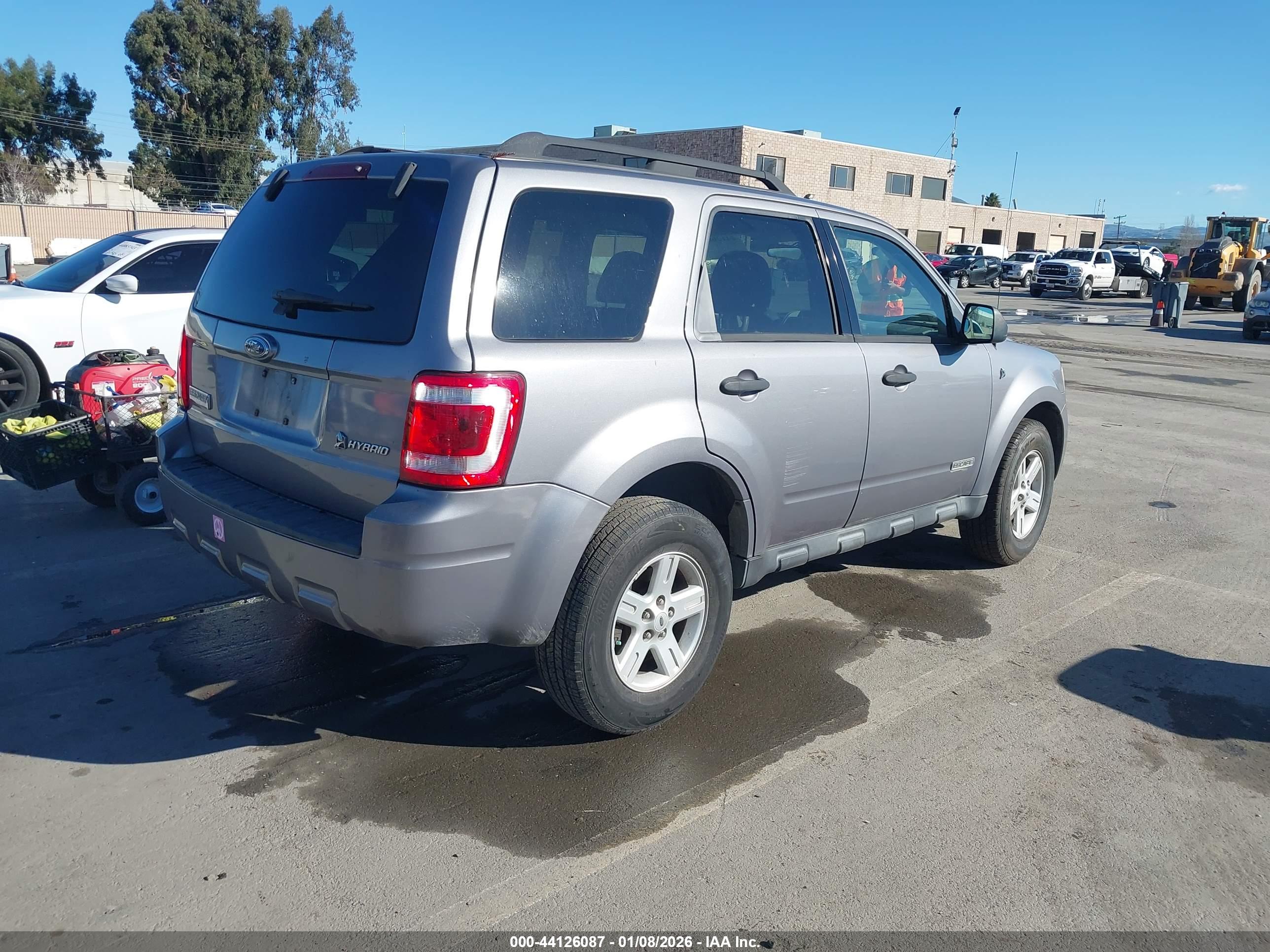 FORD ESCAPE image 4