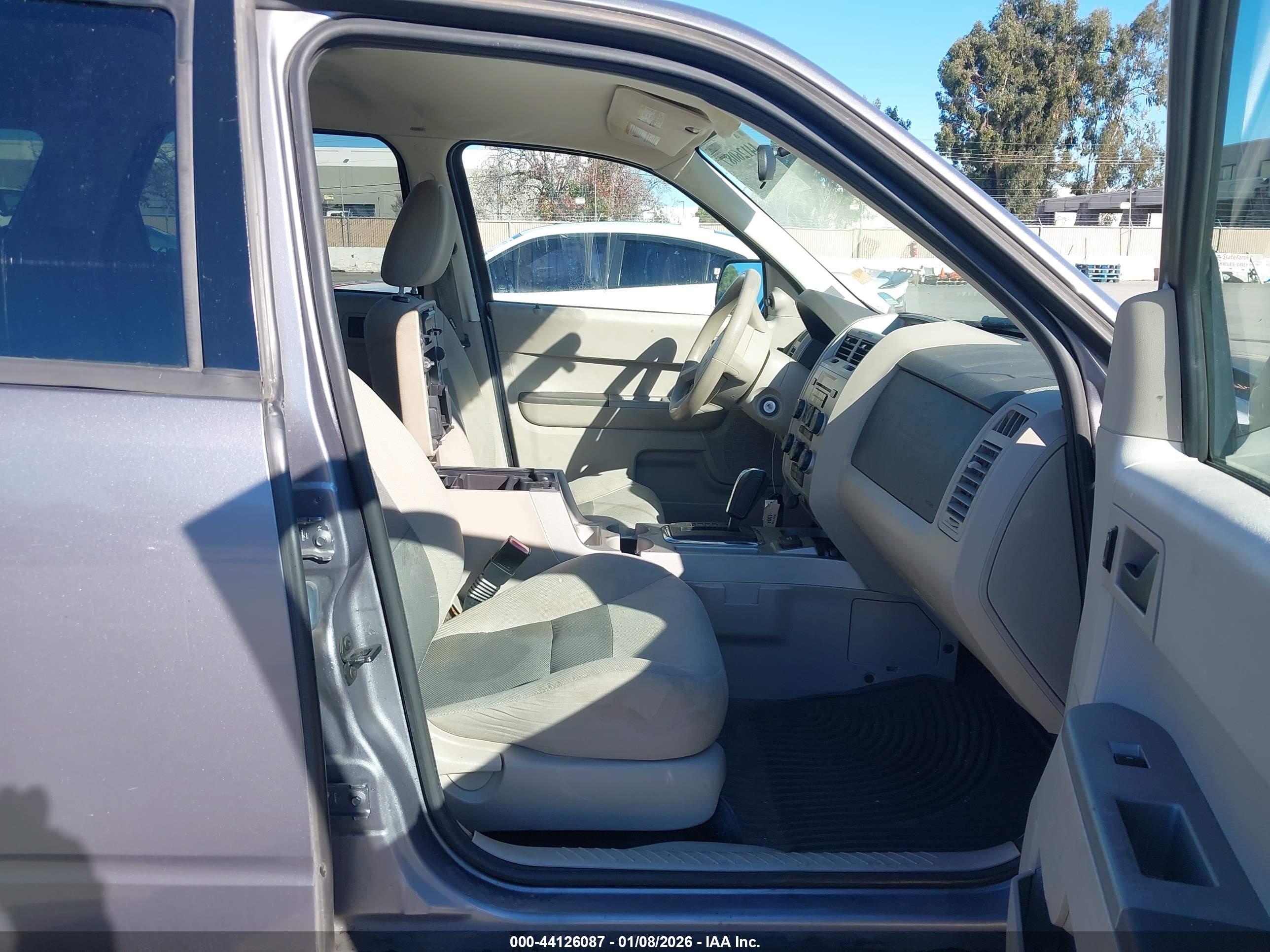 FORD ESCAPE image 5