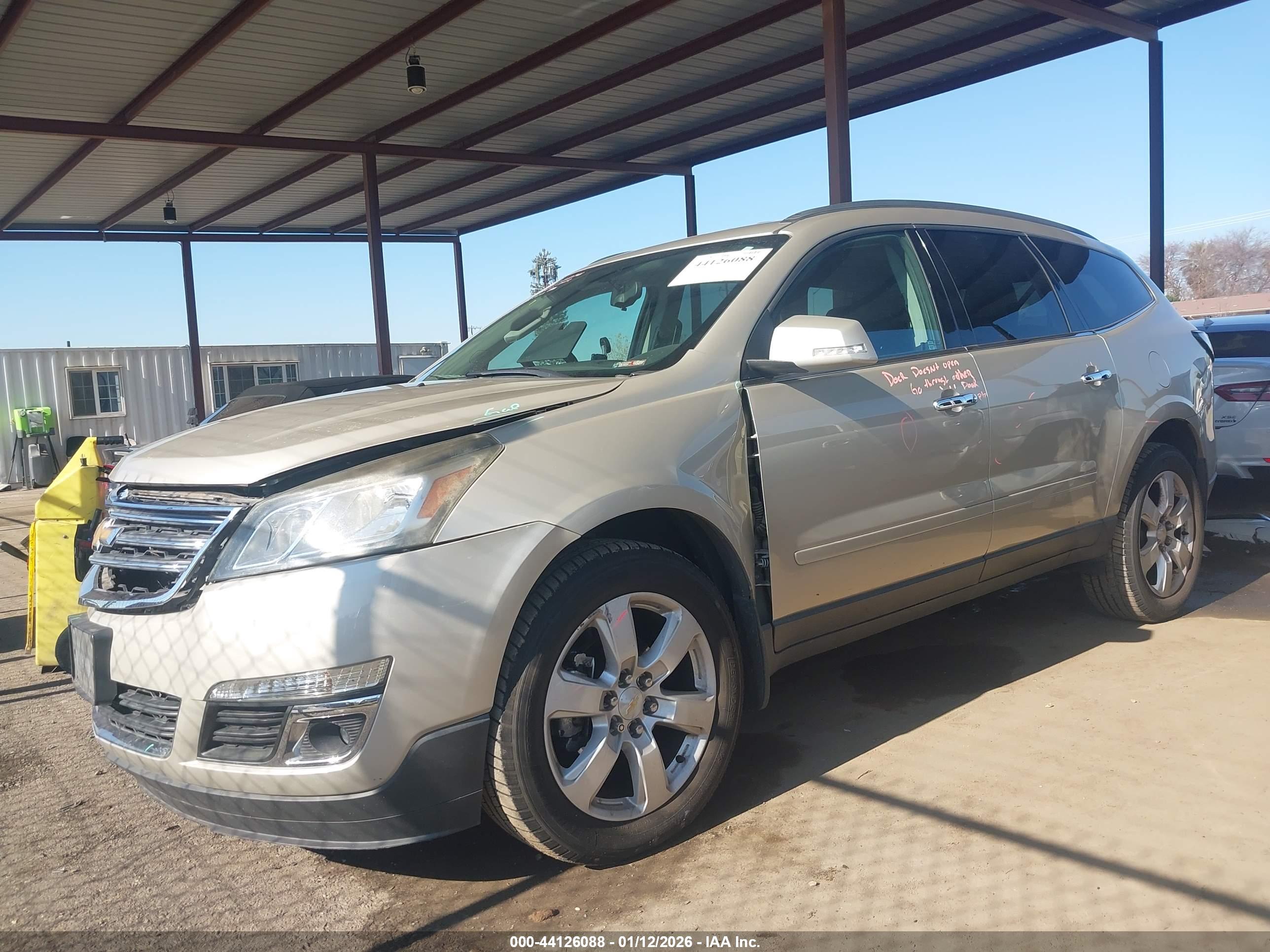 CHEVROLET TRAVERSE image 2