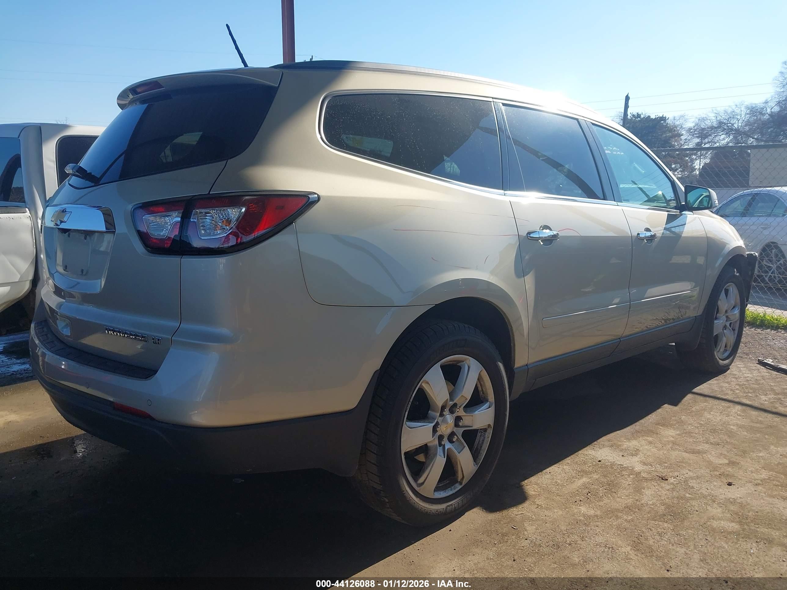 CHEVROLET TRAVERSE image 4