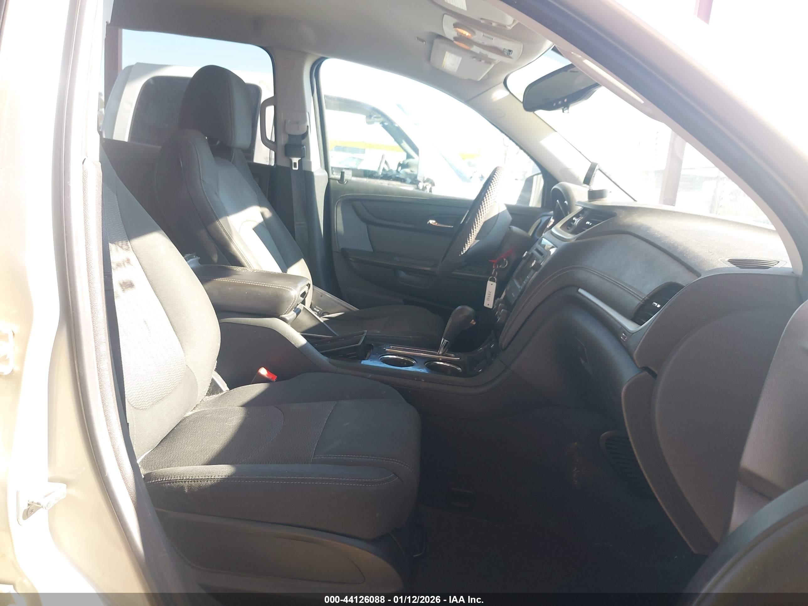 CHEVROLET TRAVERSE image 5