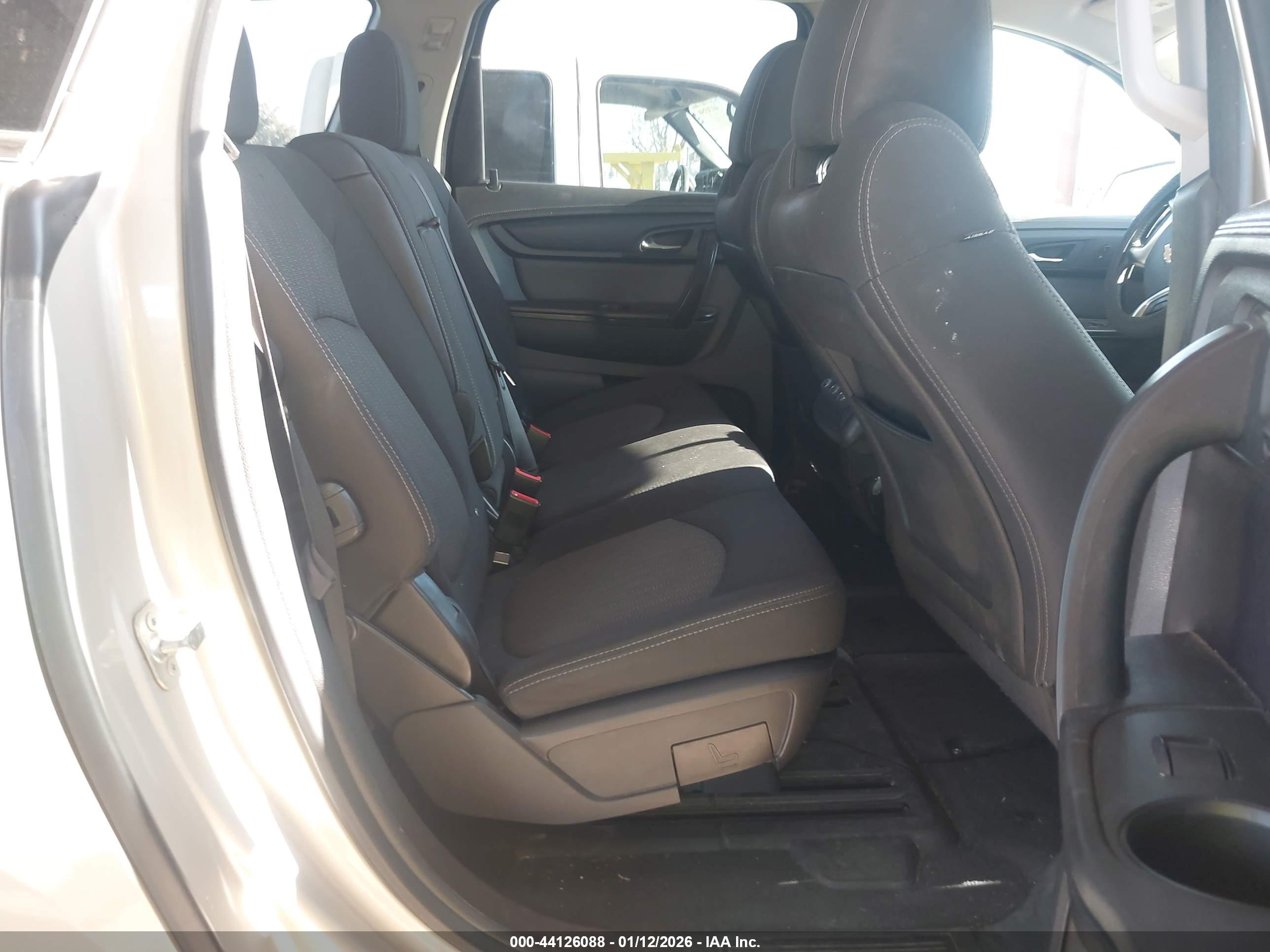 CHEVROLET TRAVERSE image 8