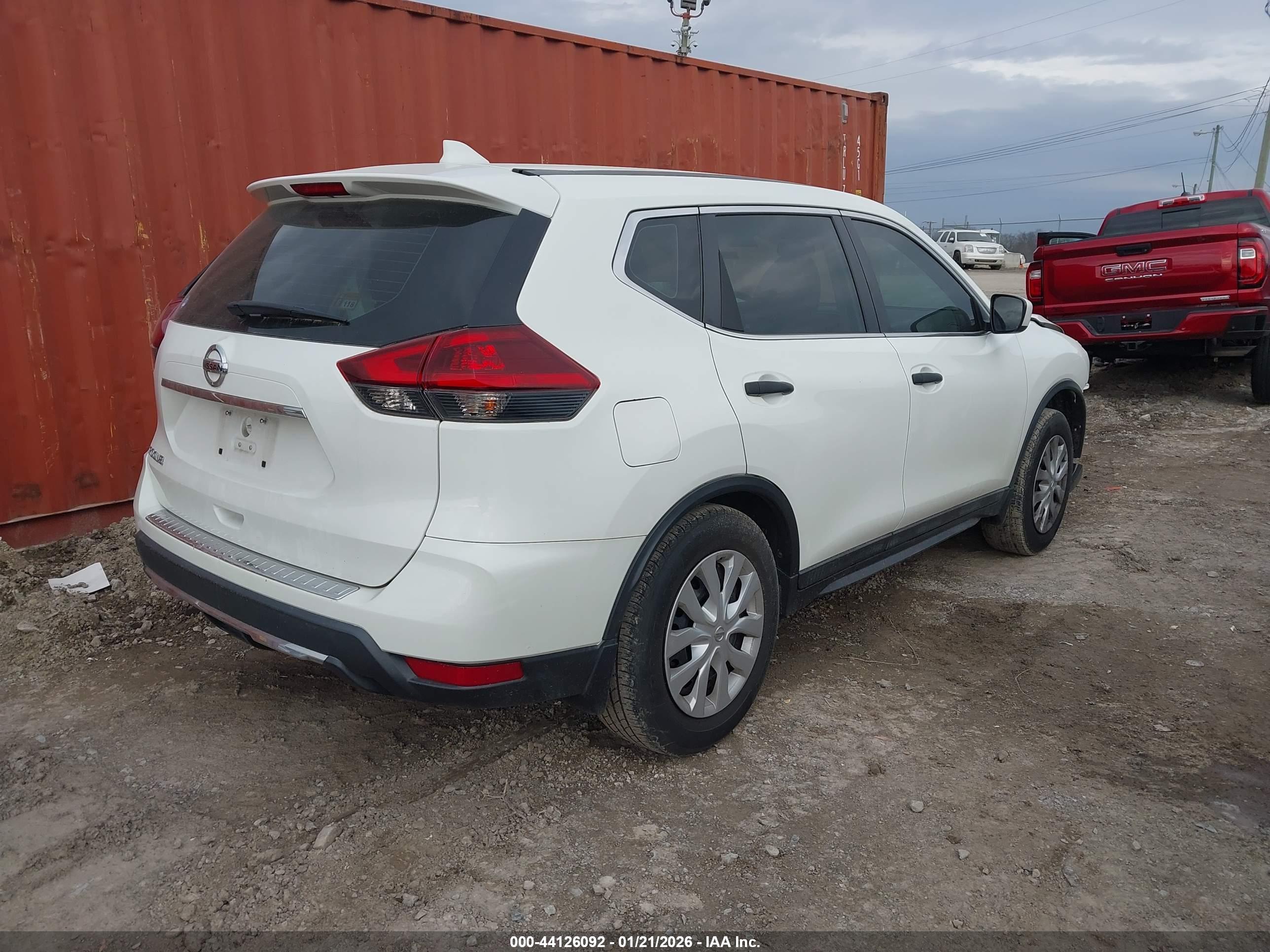 NISSAN ROGUE image 4