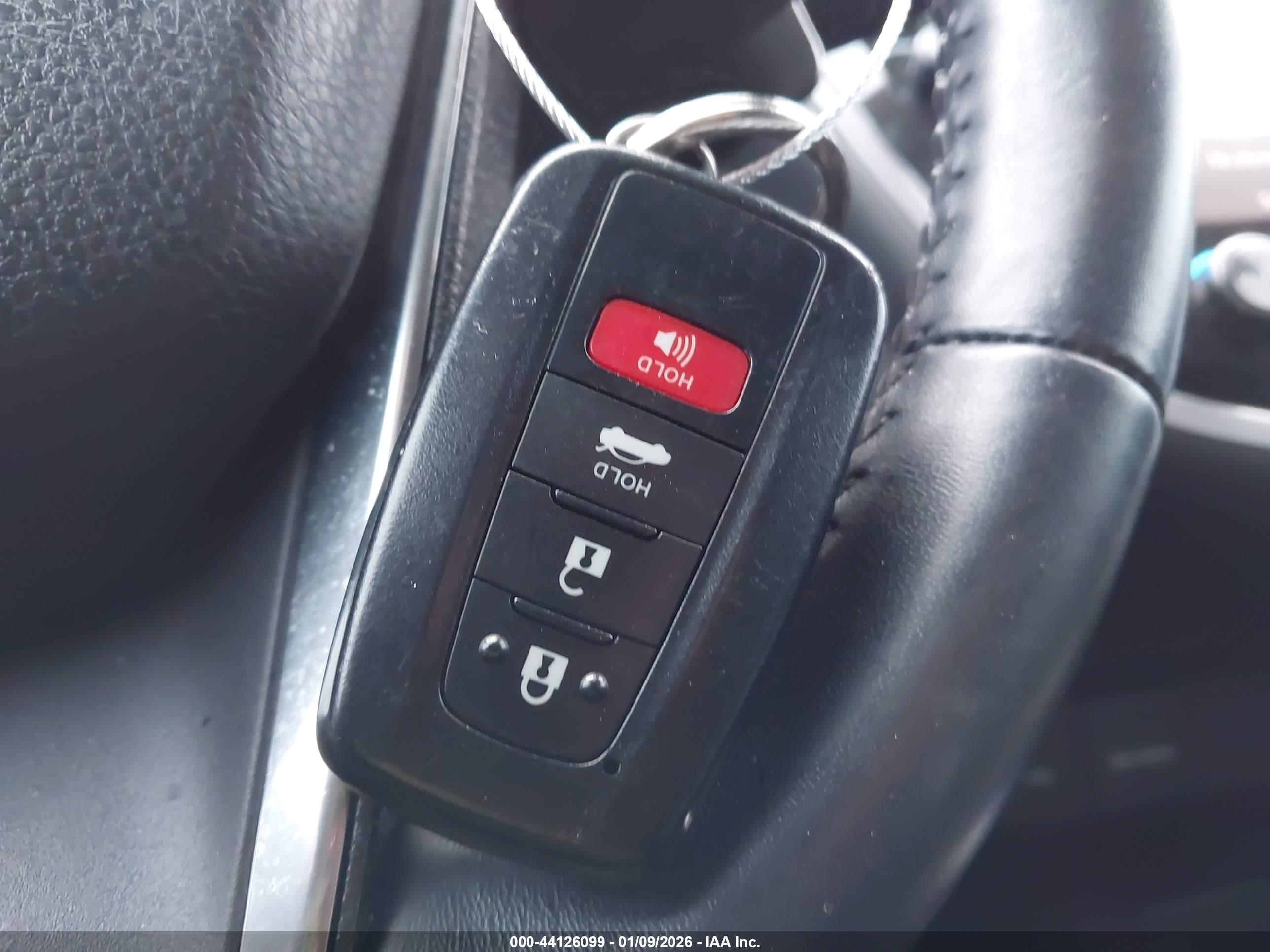TOYOTA CAMRY image 11