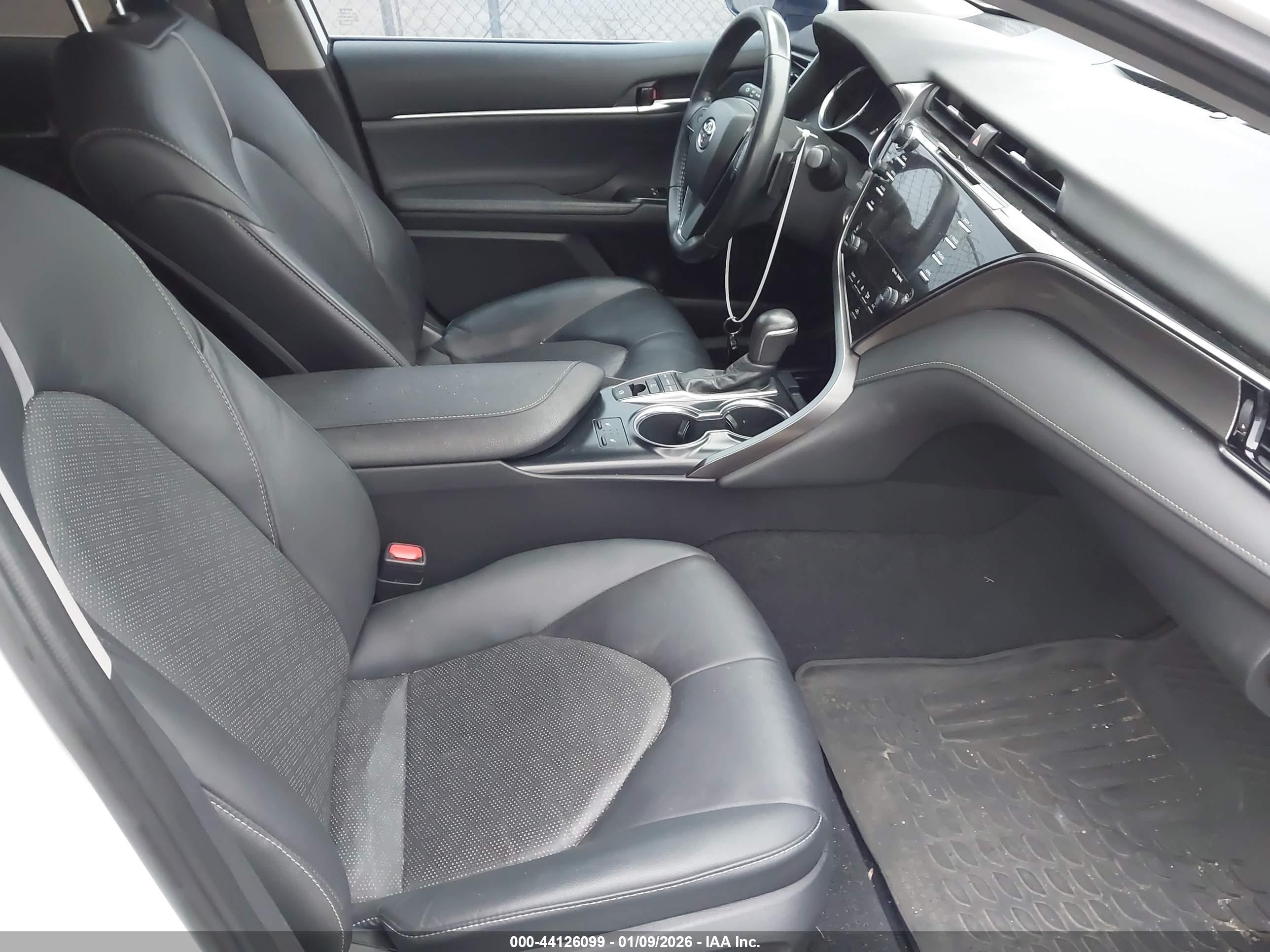 TOYOTA CAMRY image 5